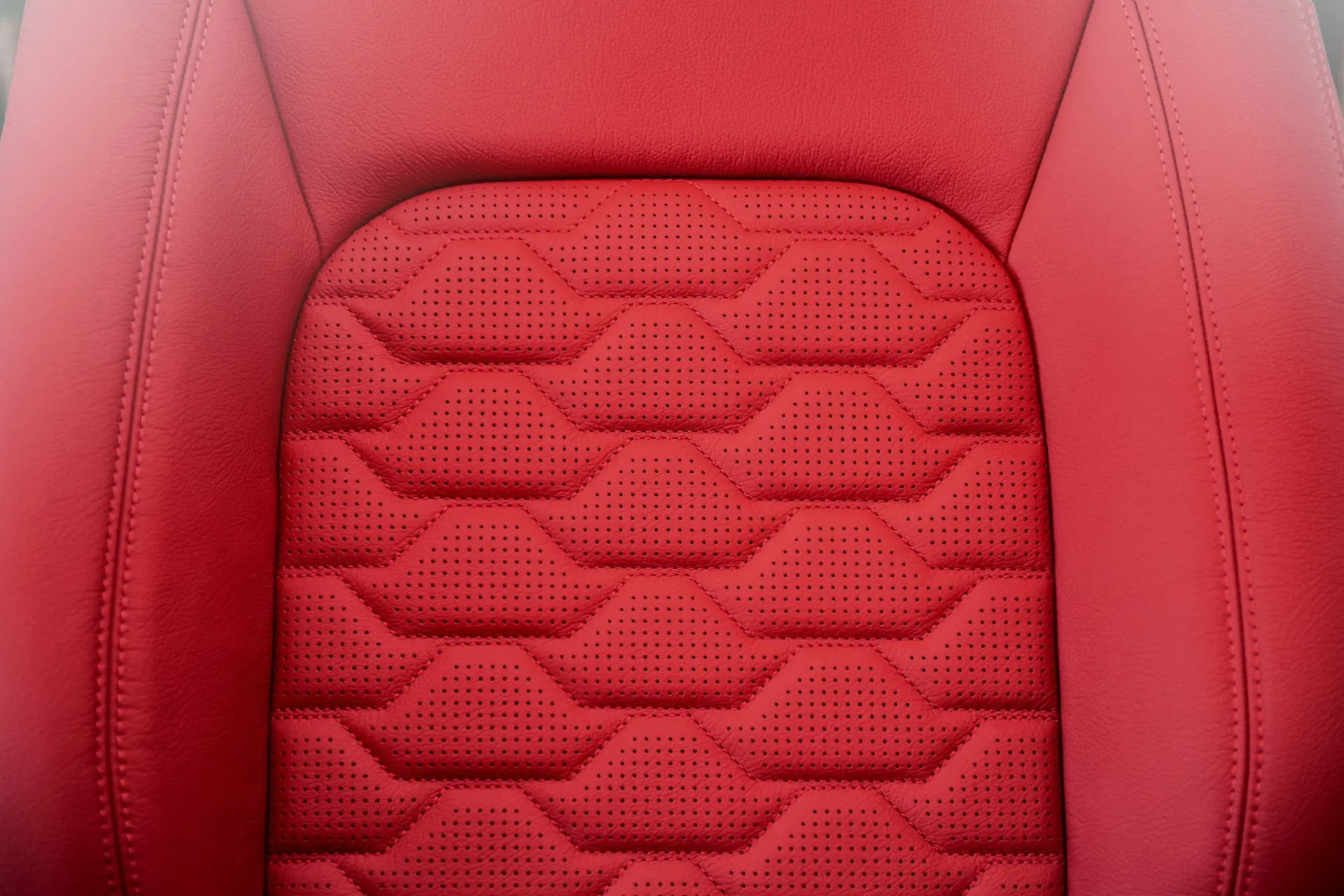 Land Rover Defender 110 Clam Shell Pattern Leather Interior - Image 47