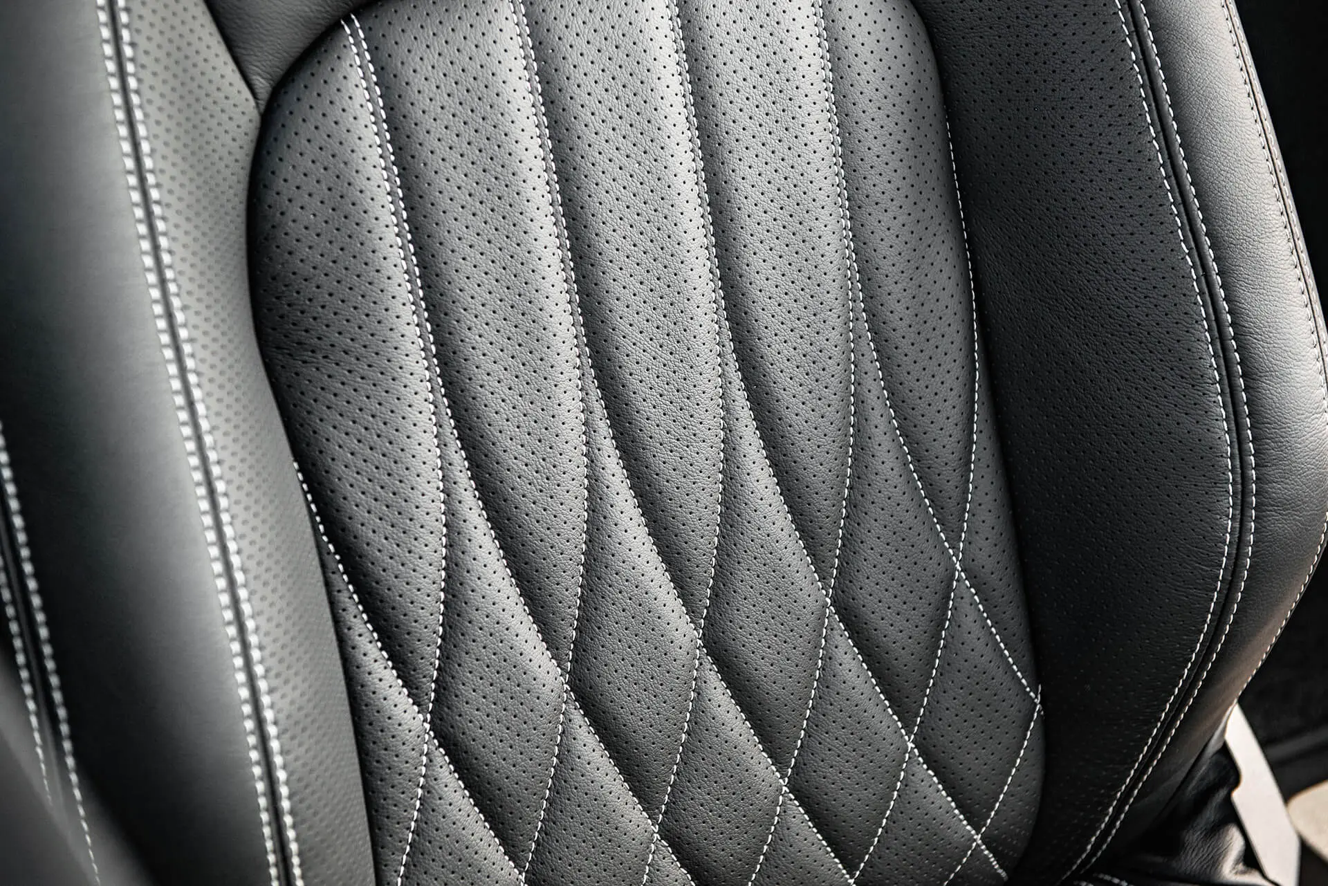 Land Rover Defender 130 Designo Pattern Leather Interior - Image 18