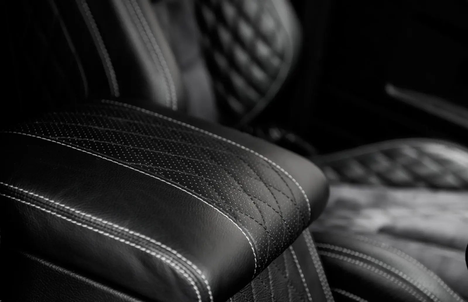 Land Rover Defender (1991-2016) Centre Glovebox - Image 2