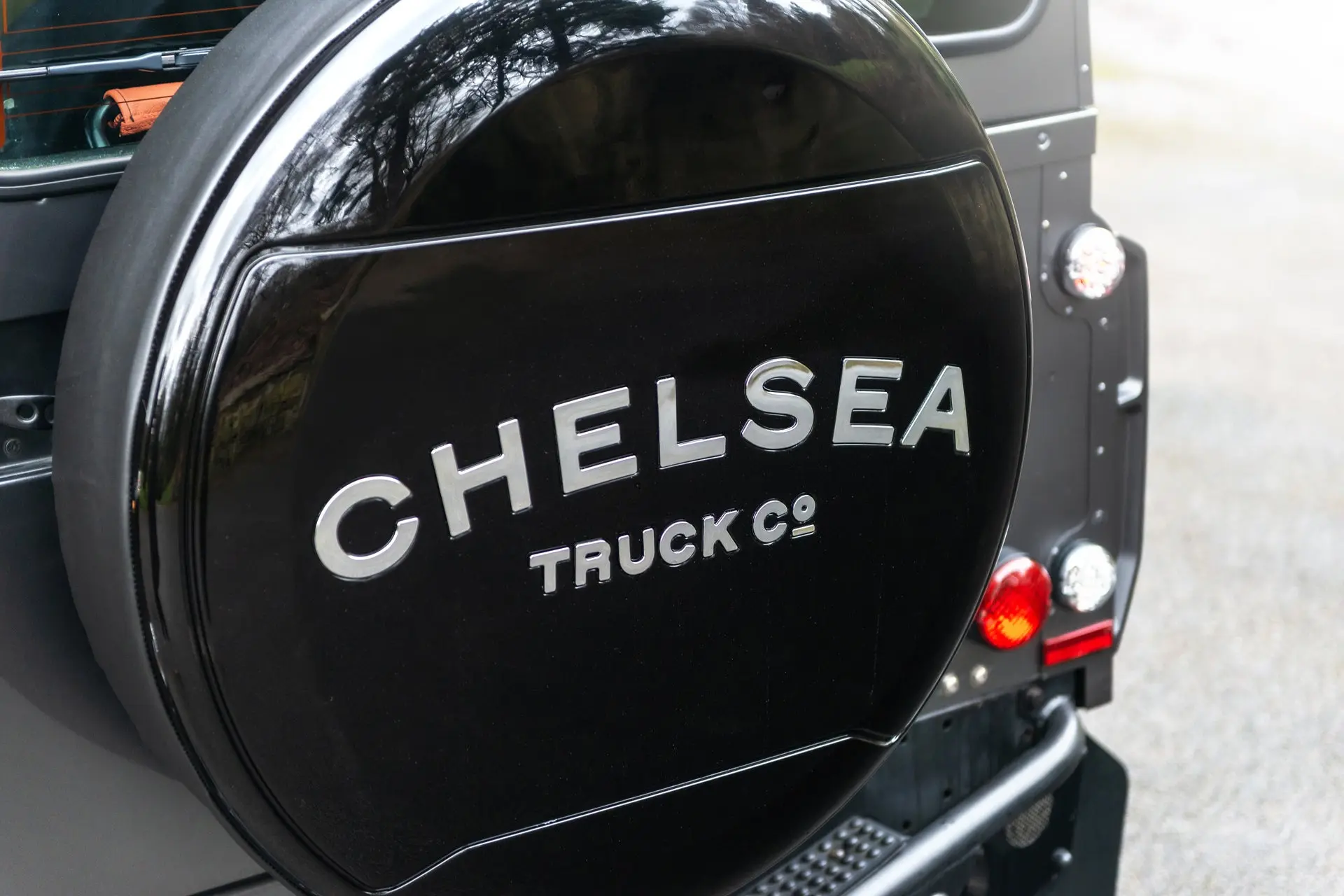 Land Rover Defender Hard Spare Wheel Cover Piano Black - Image 14