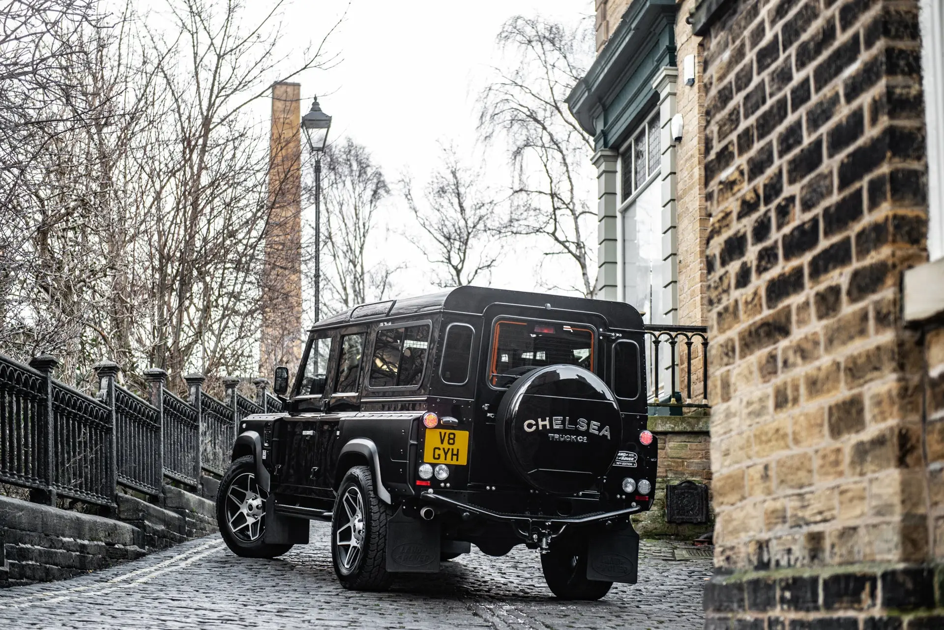 Land Rover Defender Hard Spare Wheel Cover Piano Black - Image 17