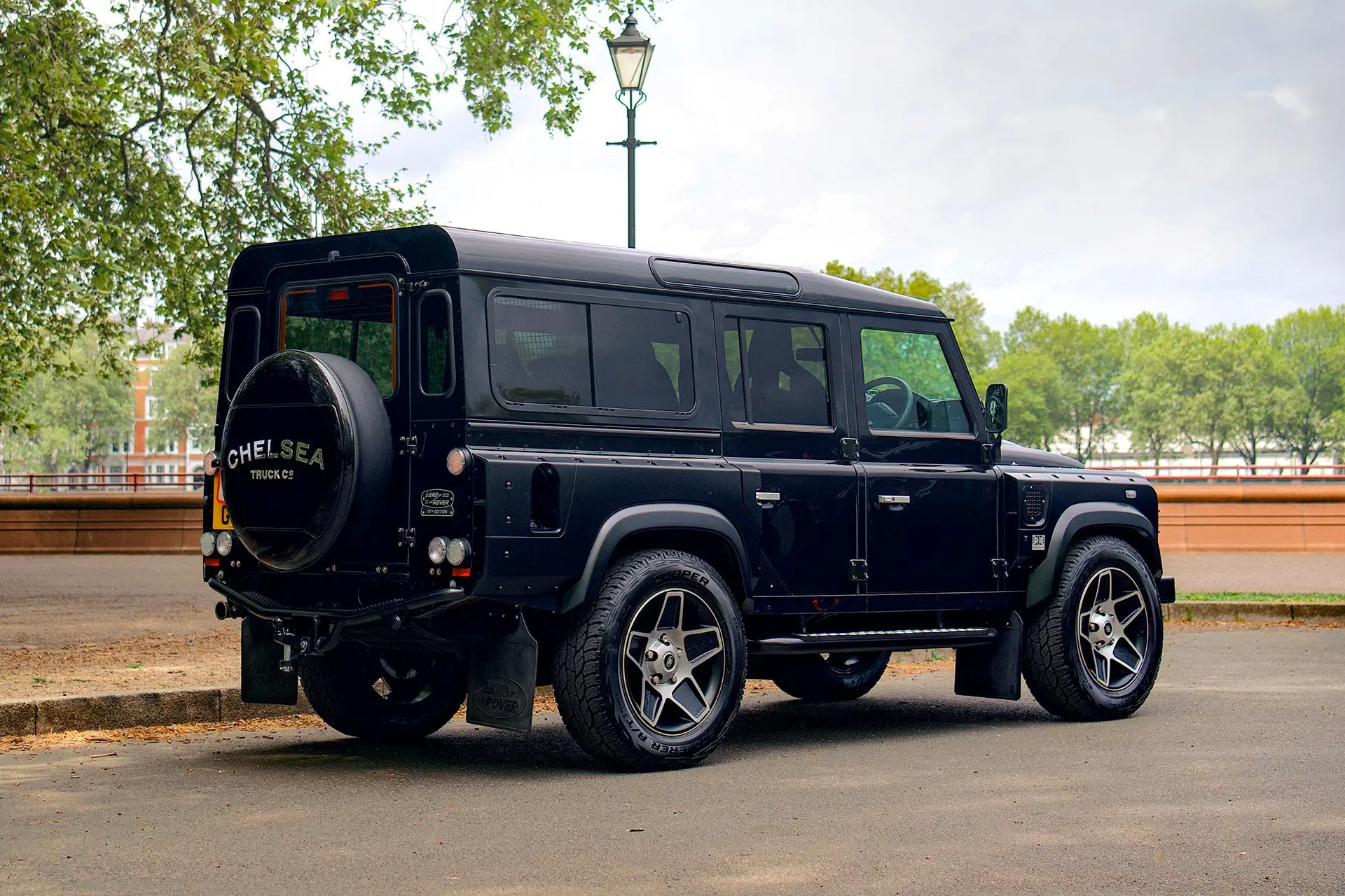 Land Rover Defender Hard Spare Wheel Cover Piano Black - Image 4