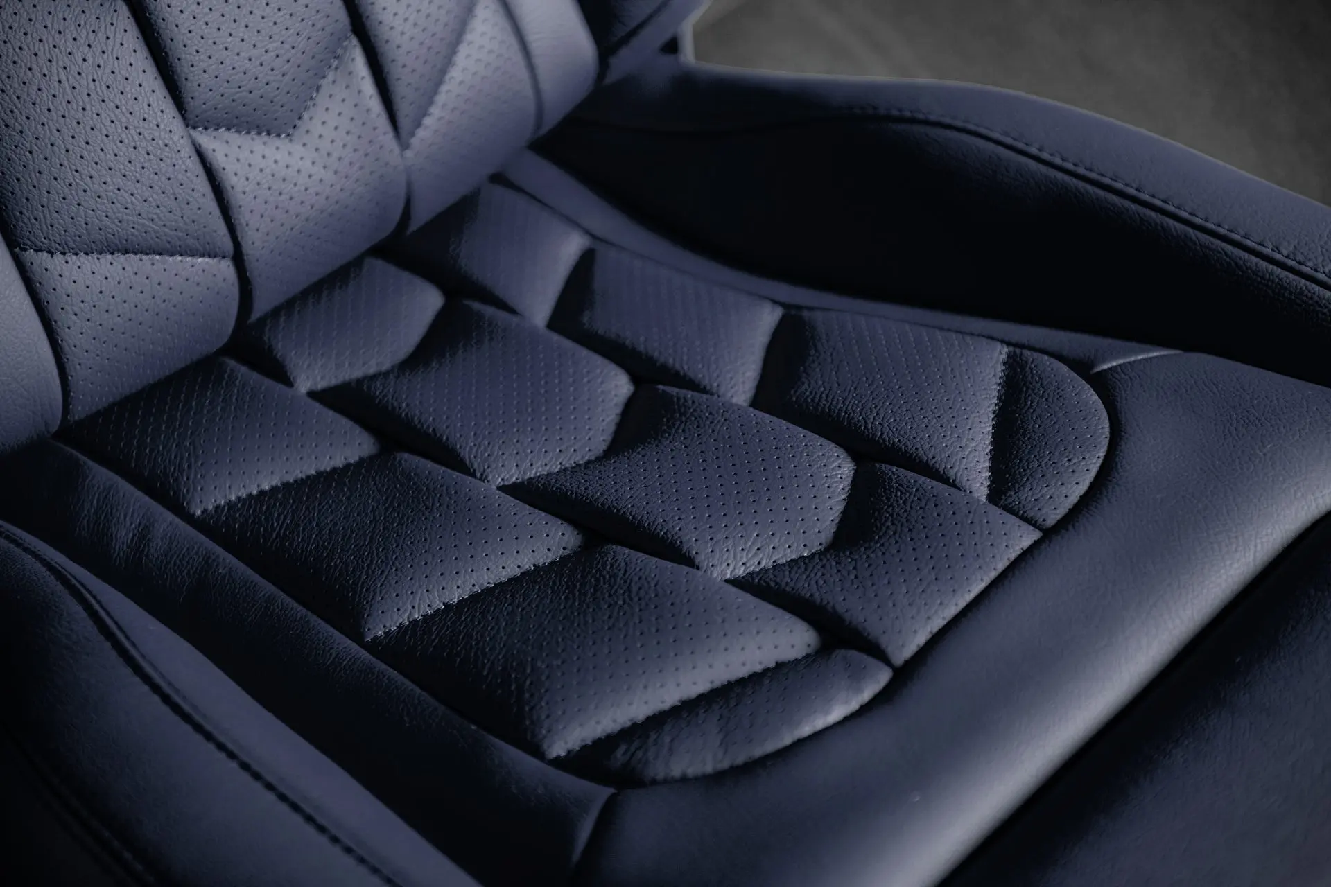 Land Rover Defender Heritage Sport Seats in Lightweight Vegan Leather (1991–2016) - Image 11