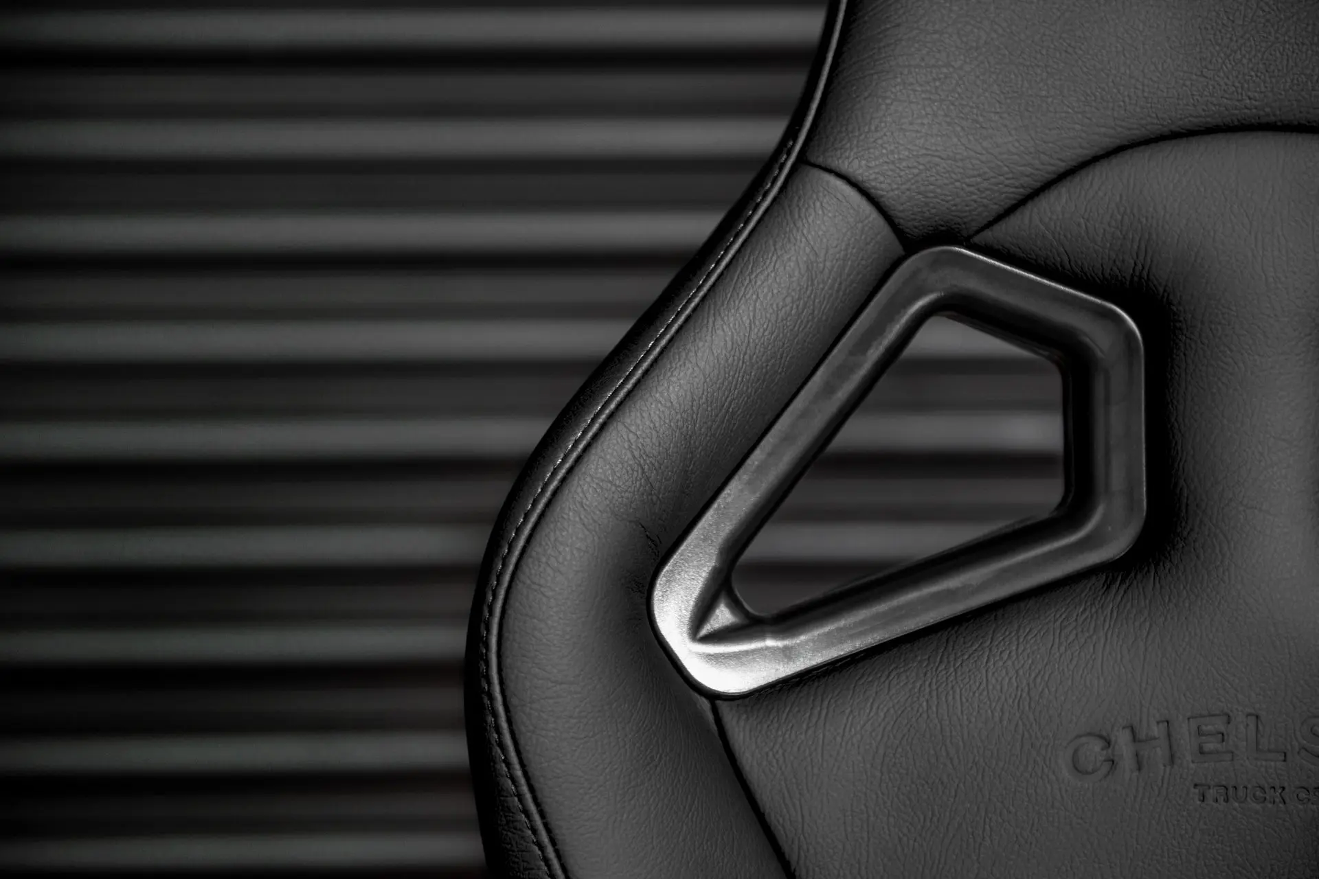 Land Rover Defender Heritage Sport Seats in Lightweight Vegan Leather (1991–2016) - Image 23