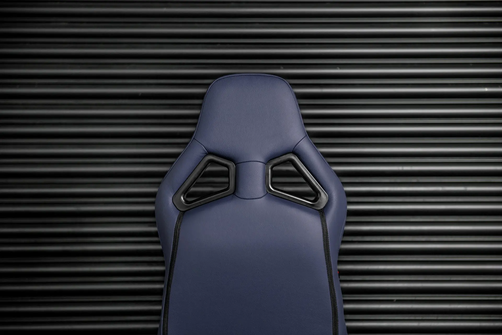 Land Rover Defender Heritage Sport Seats in Lightweight Vegan Leather (1991–2016) - Image 5