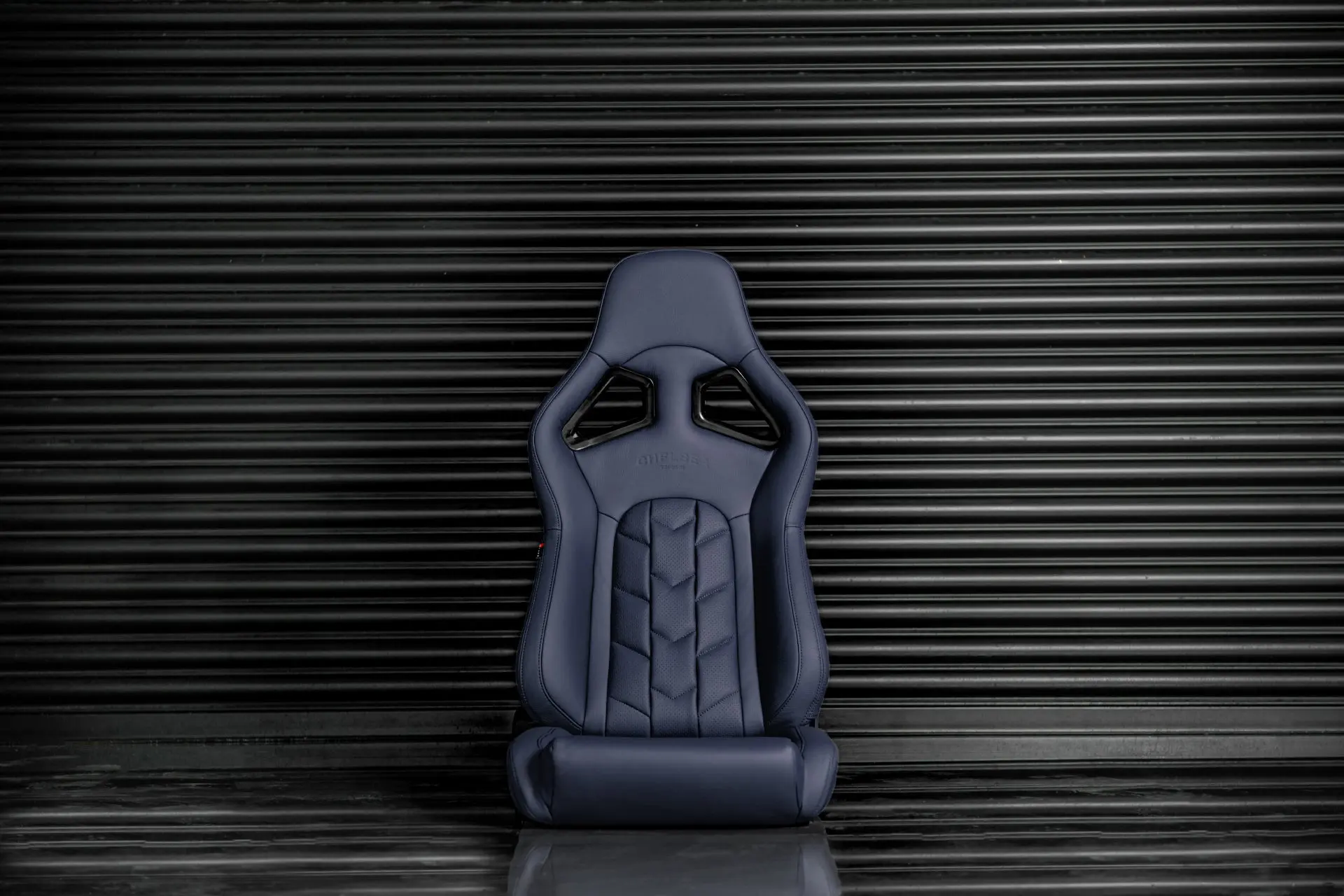 Land Rover Defender Heritage Sport Seats in Lightweight Vegan Leather (1991–2016) - Image 6