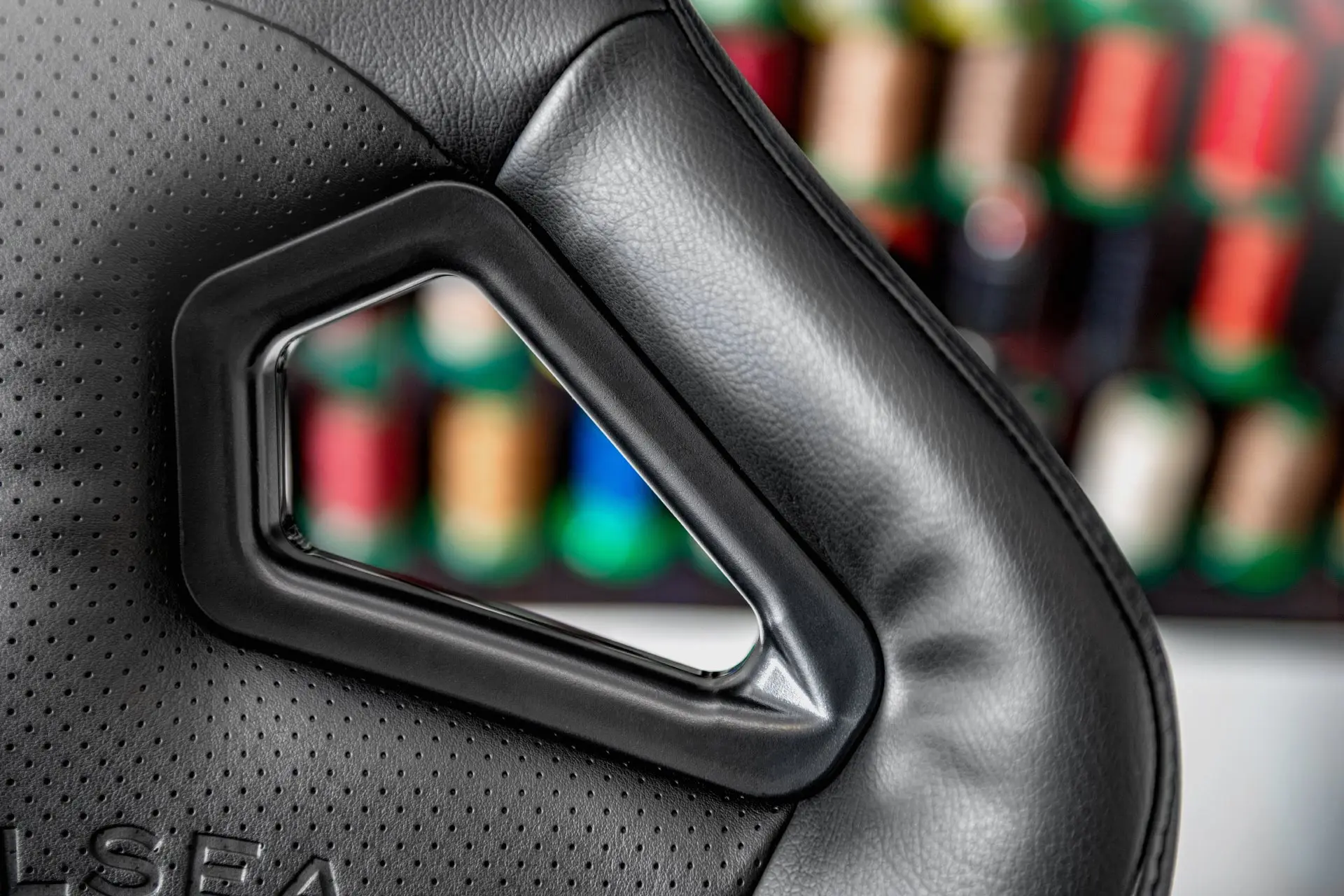 Land Rover Defender Lightweight Vegan Leather Sport Seats - Image 12