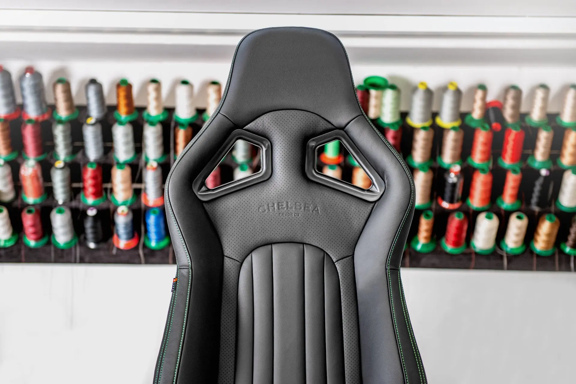 Land Rover Defender Lightweight Vegan Leather Sport Seats - Image 13