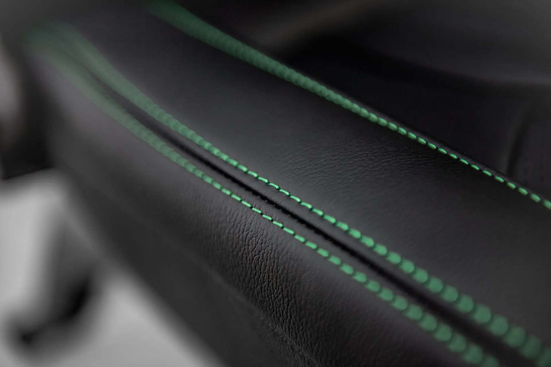 Land Rover Defender Lightweight Vegan Leather Sport Seats - Image 15
