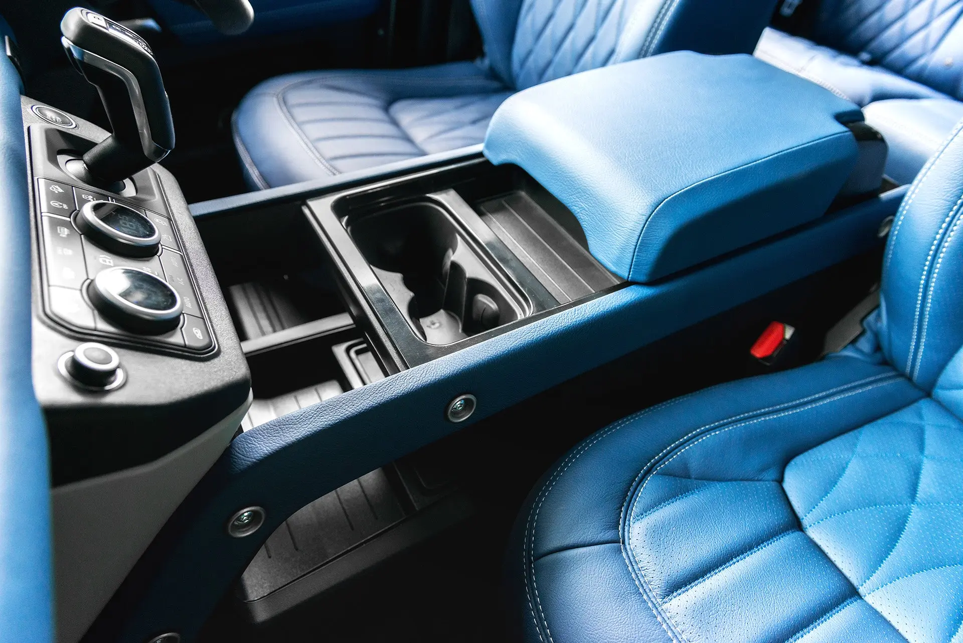 Centre Console with Armrest for Land Rover Defender (2020 Onwards) - Image 8