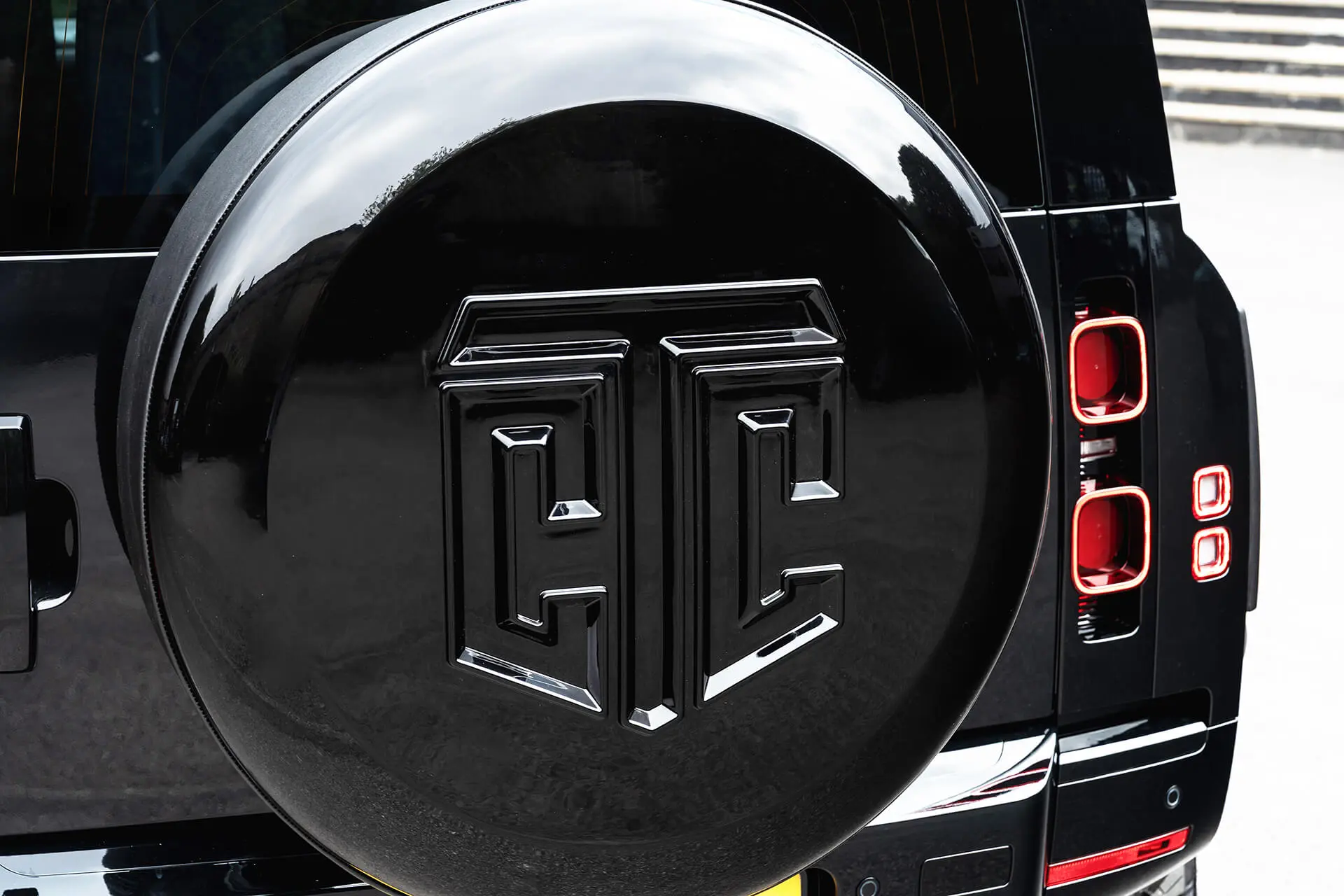 Hard Spare Wheel Cover for Land Rover Defender (2020 Onwards) - CTC Crest - Image 5