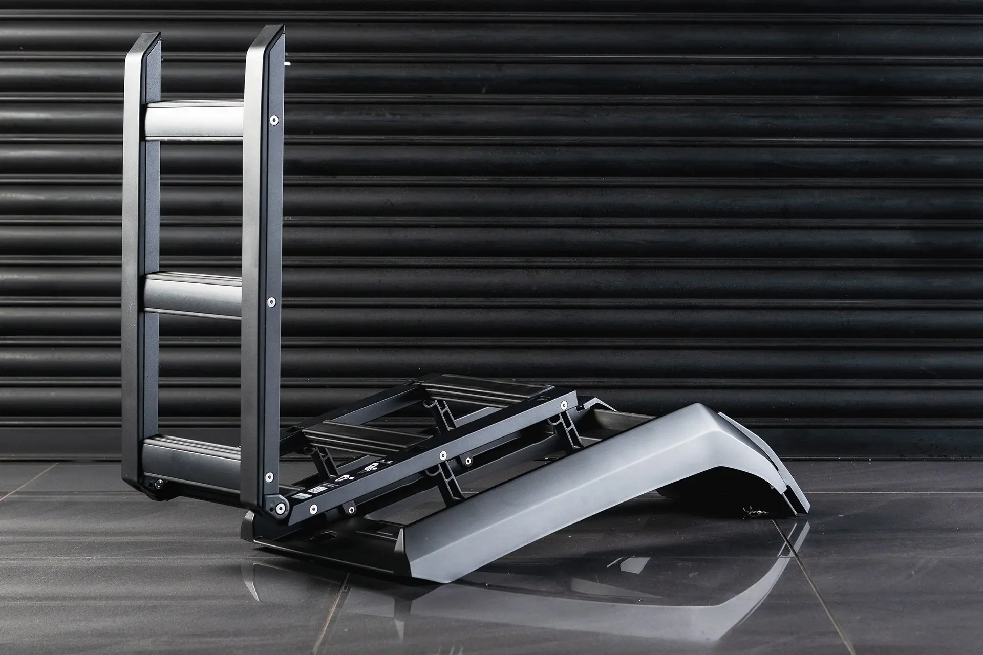 Deployable Side Ladder for Land Rover Defender (2020 Onwards) - Image 4