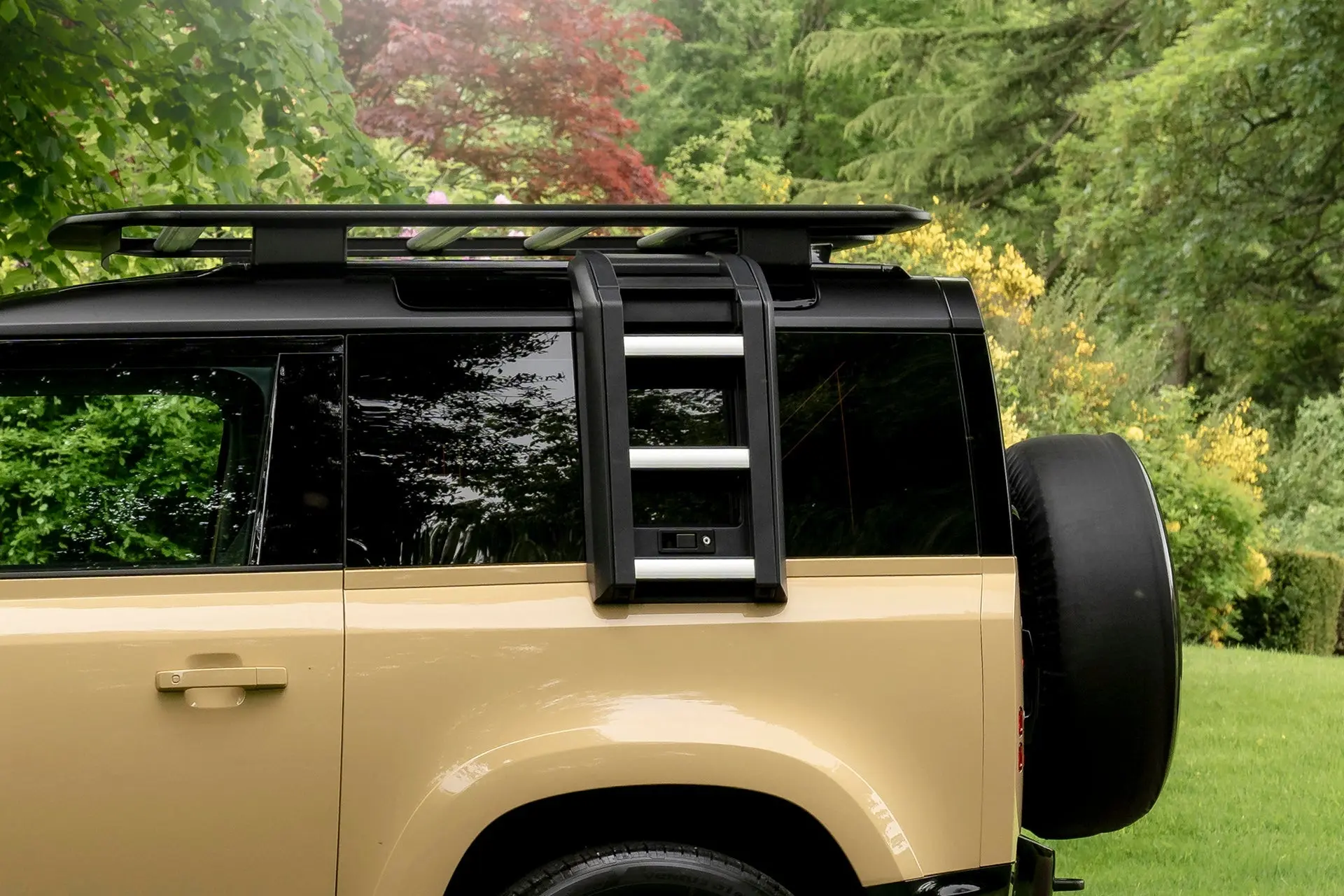 Deployable Side Ladder for Land Rover Defender (2020 Onwards) - Image 9