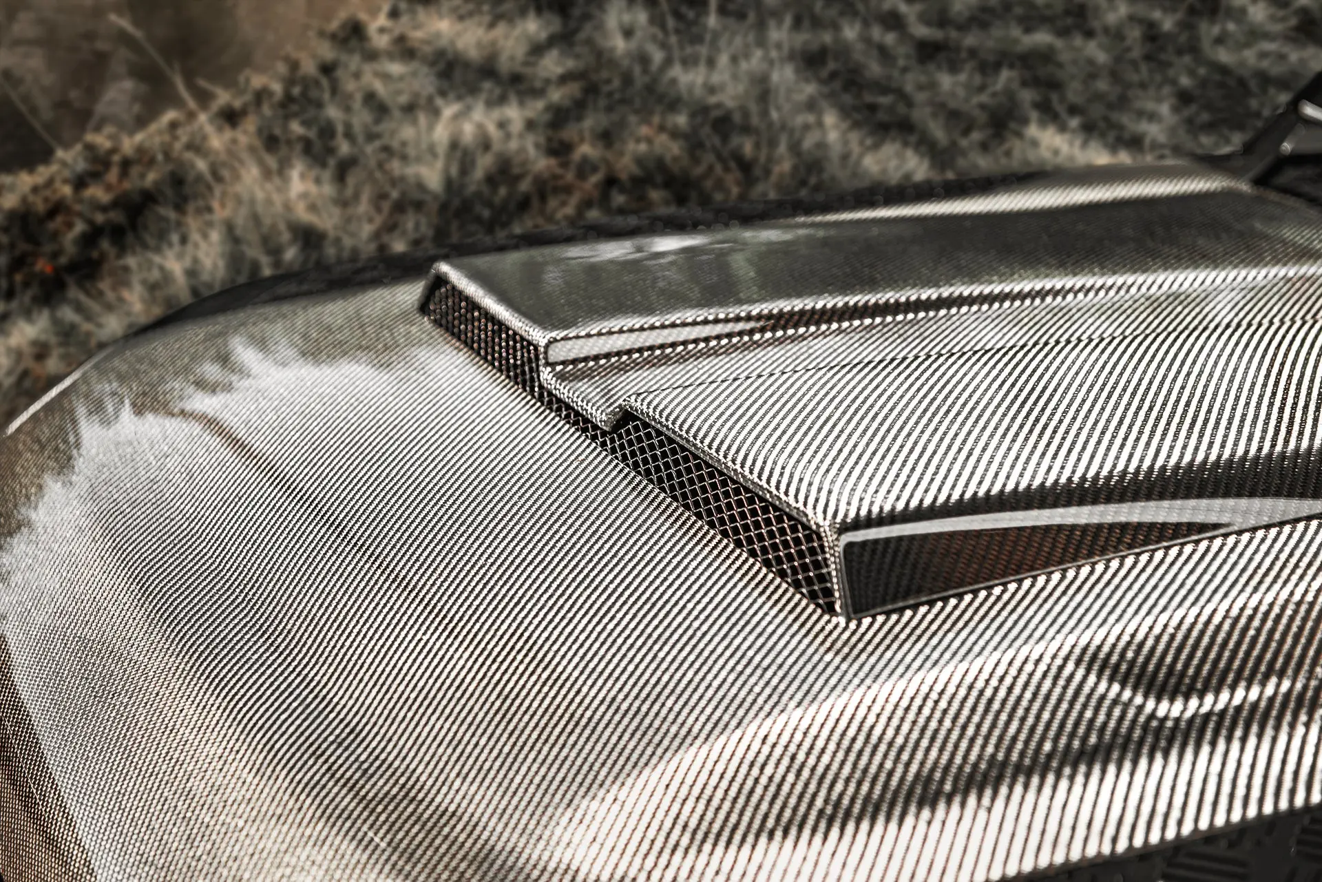 Exposed Carbon Vented Bonnet for Land Rover Defender (2020 Onwards) - Image 11