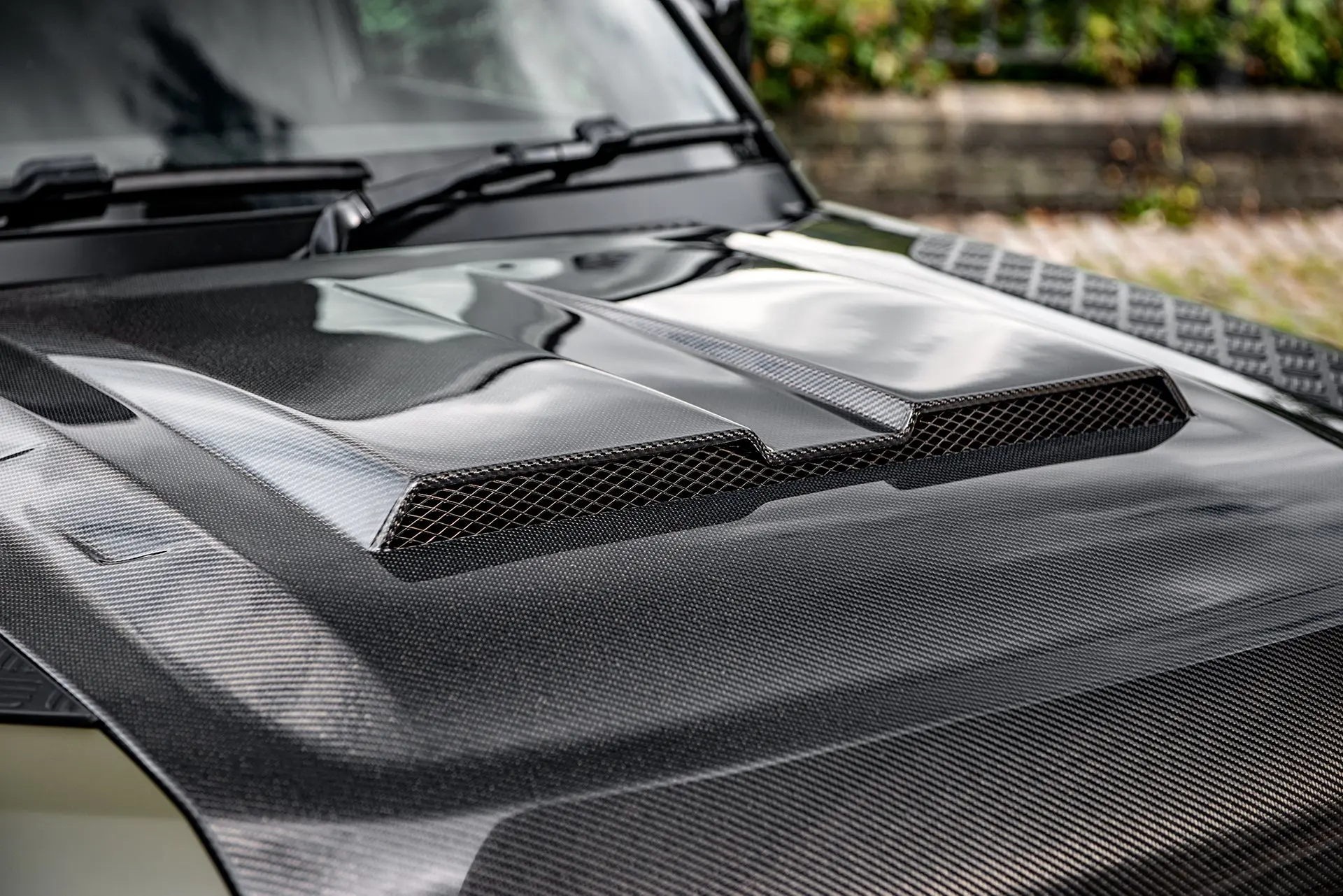 Exposed Carbon Vented Bonnet for Land Rover Defender (2020 Onwards) - Image 13
