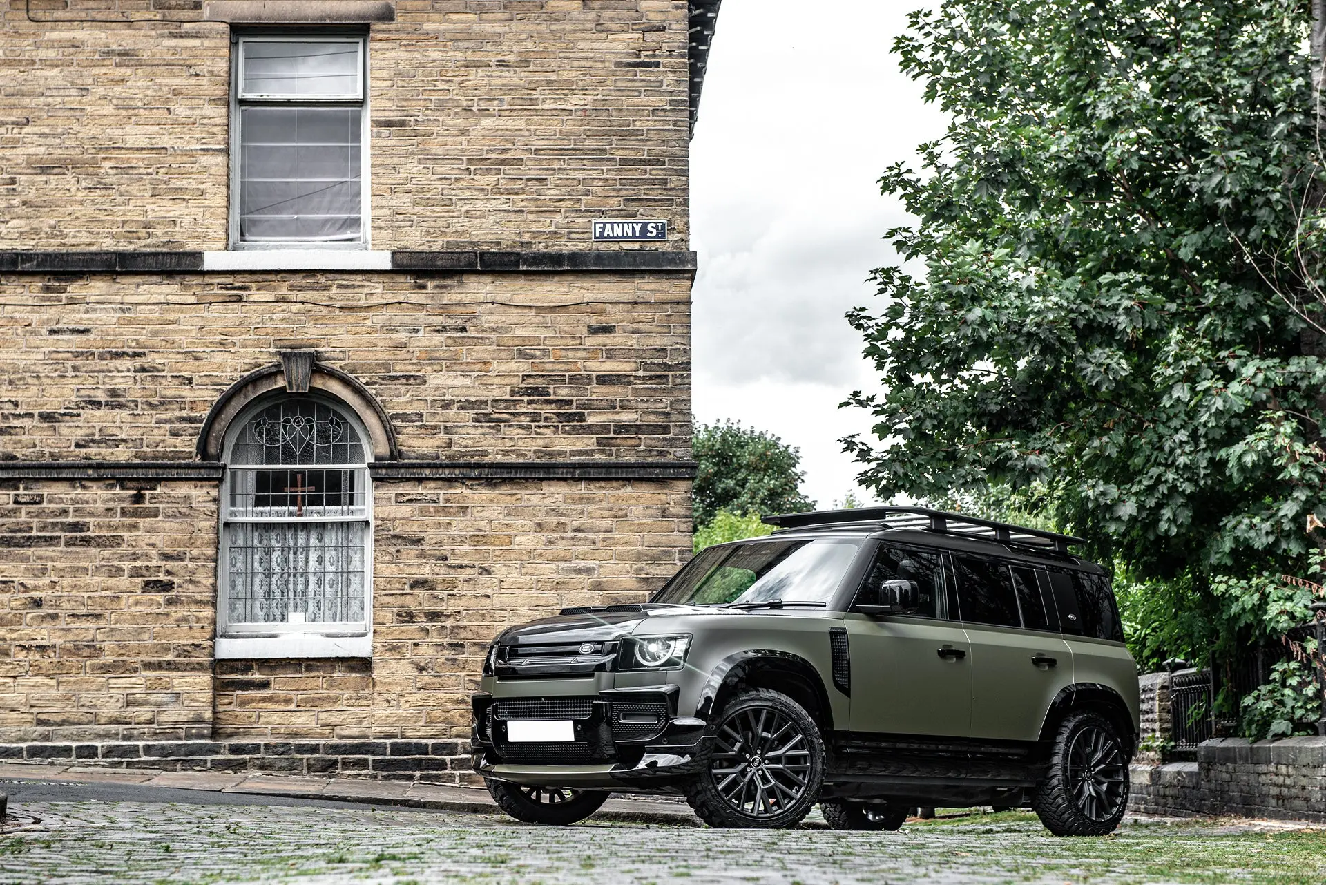 Exposed Carbon Vented Bonnet for Land Rover Defender (2020 Onwards) - Image 19