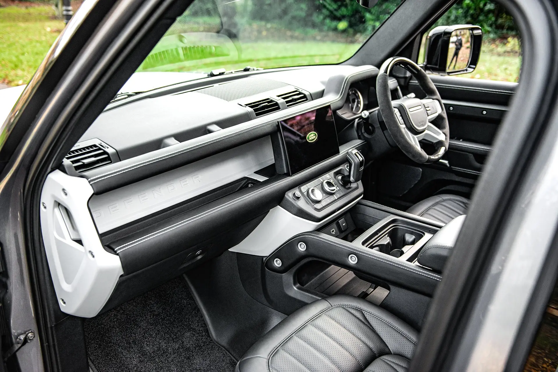 Land Rover Defender (2020 Onwards) Chelsea Truck Company Full Carbon Steering Wheel - Image 17