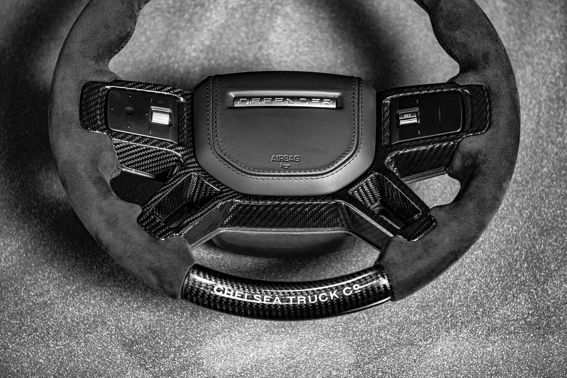Land Rover Defender (2020 Onwards) Chelsea Truck Company Full Carbon Steering Wheel - Image 5
