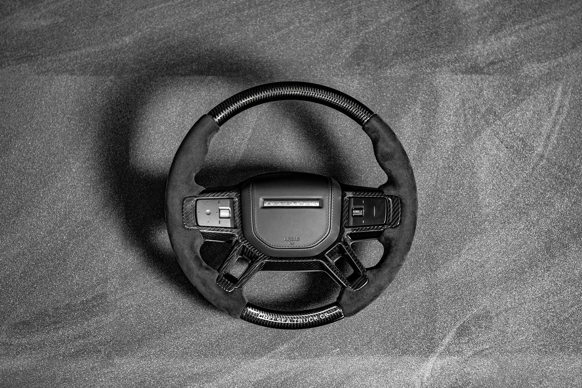 Land Rover Defender (2020 Onwards) Chelsea Truck Company Full Carbon Steering Wheel - Image 6