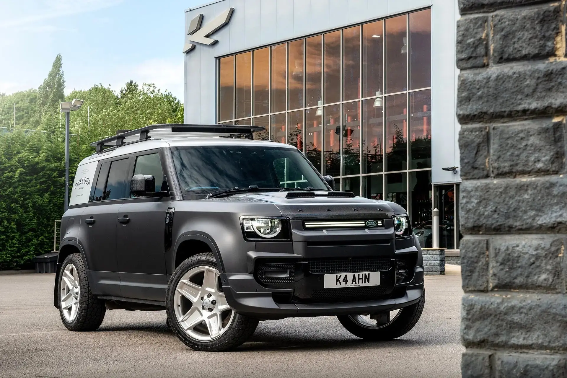Grille with LED Lightbar for Land Rover Defender (2020 Onwards) - Image 10