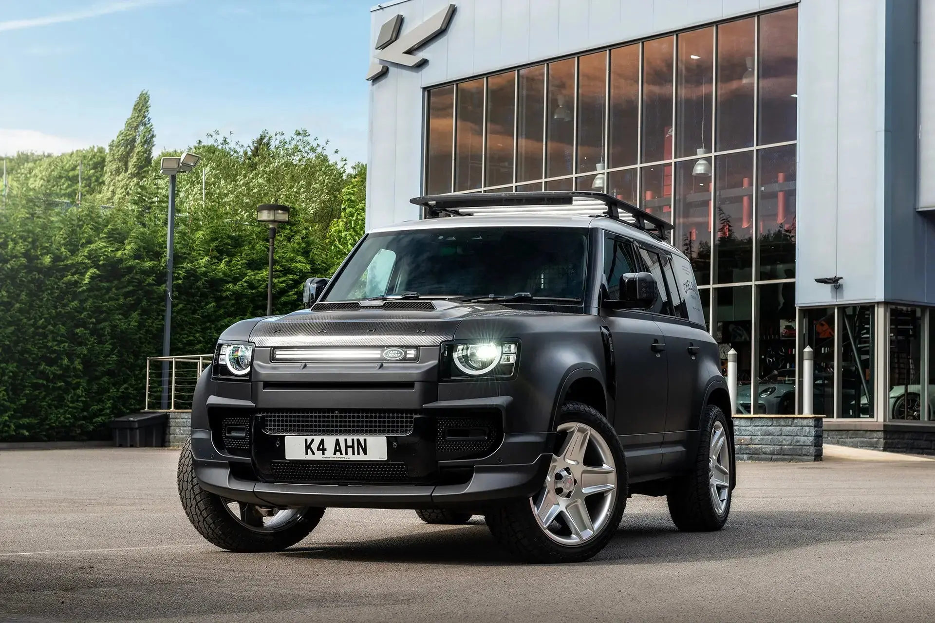 Grille with LED Lightbar for Land Rover Defender (2020 Onwards) - Image 13