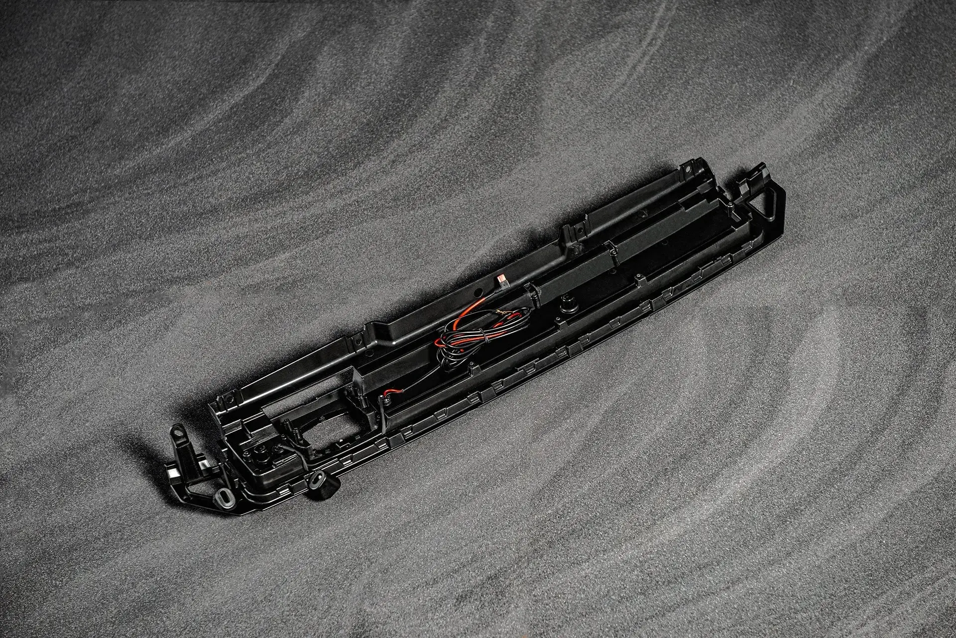 Grille with LED Lightbar for Land Rover Defender (2020 Onwards) - Image 15
