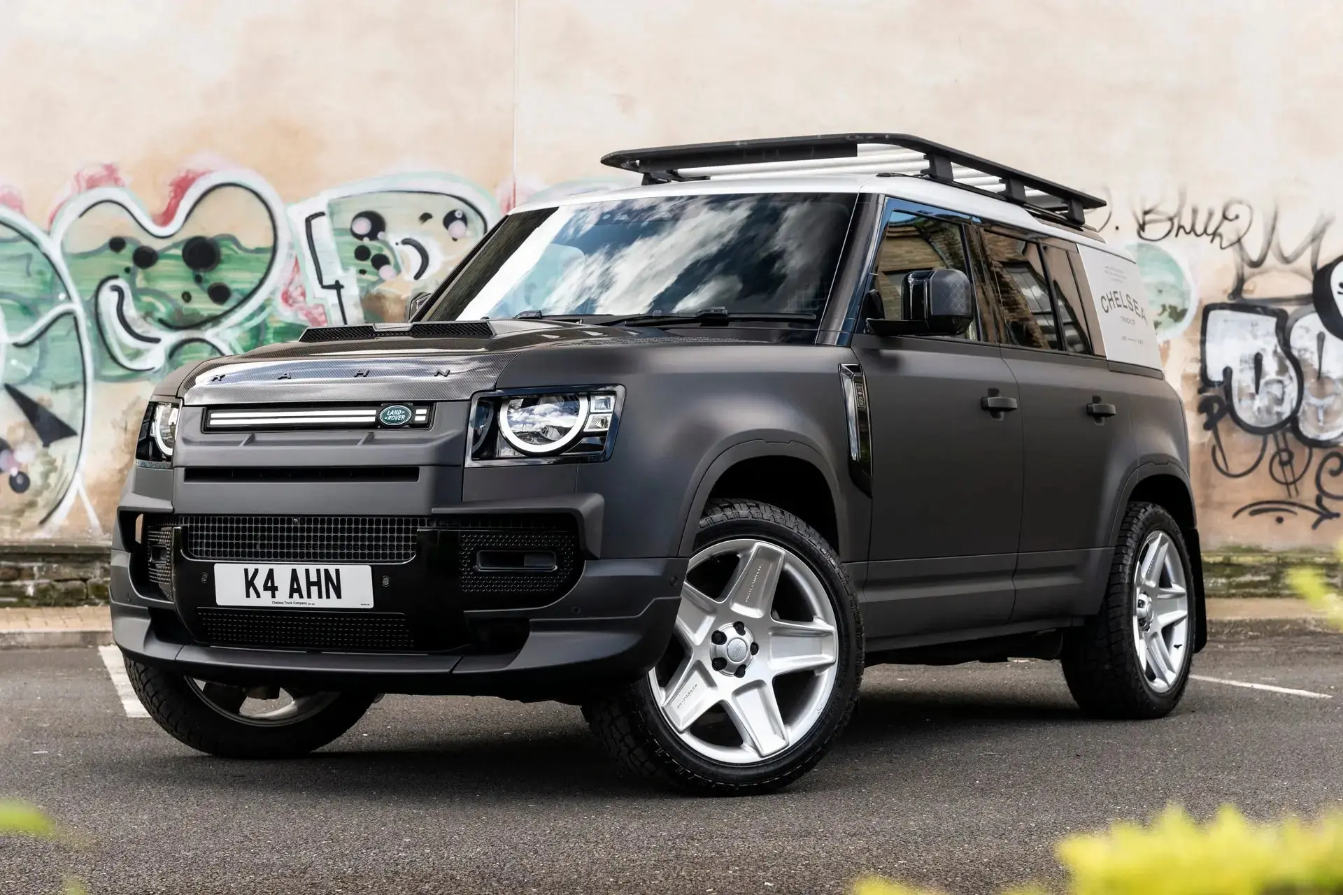 Grille with LED Lightbar for Land Rover Defender (2020 Onwards) - Image 17