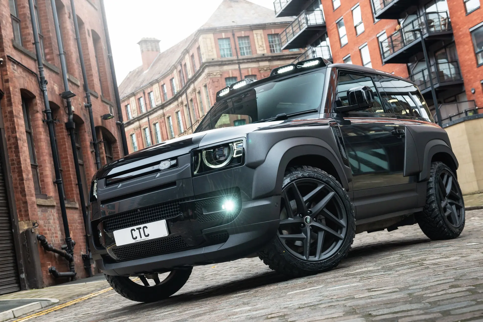 Quad Roof Shield with LED Lights for Land Rover Defender (2020 Onwards) - Image 8