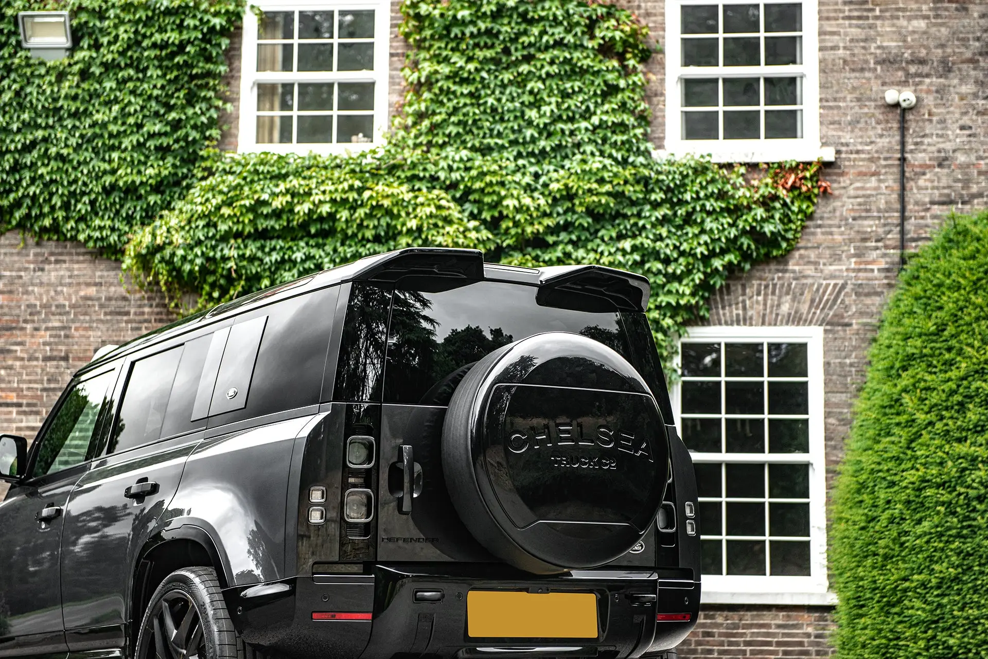 Large Rear Roof Wing for Land Rover Defender (2020 Onwards) - Image 18