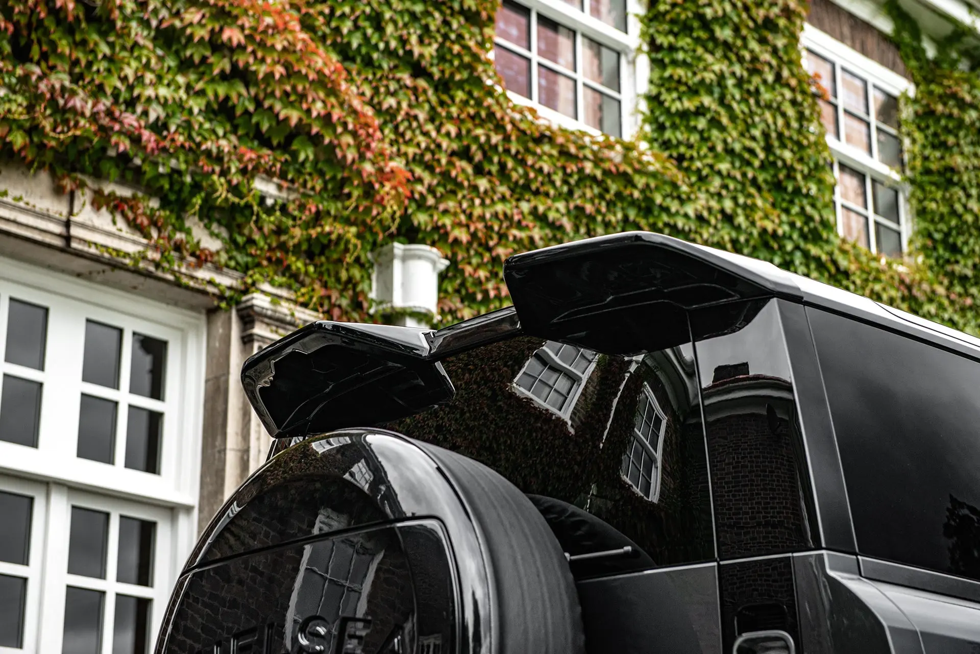 Large Rear Roof Wing for Land Rover Defender (2020 Onwards) - Image 22