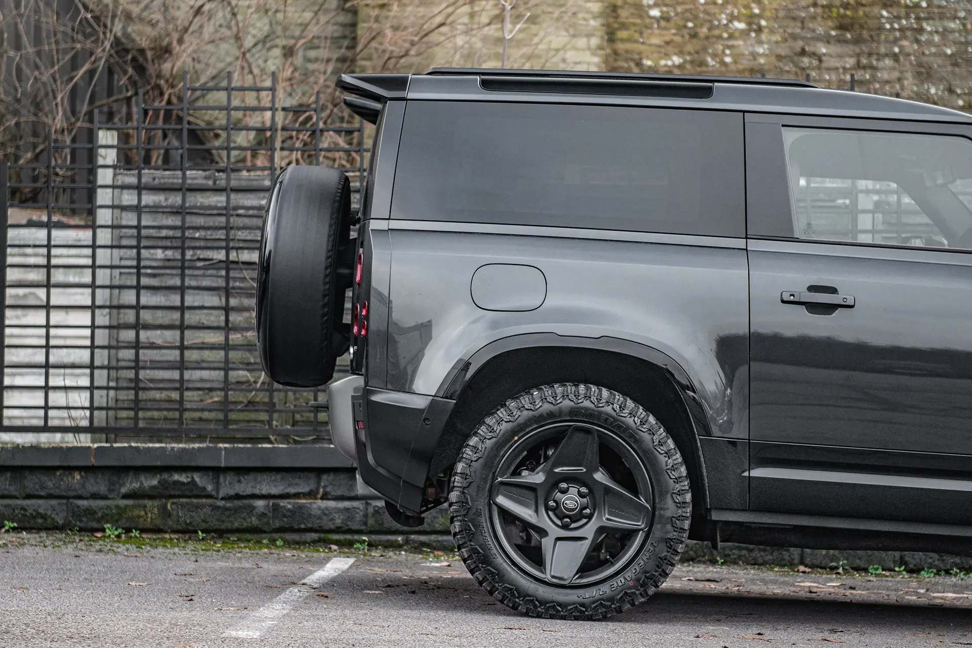 Large Rear Roof Wing for Land Rover Defender (2020 Onwards) - Image 8