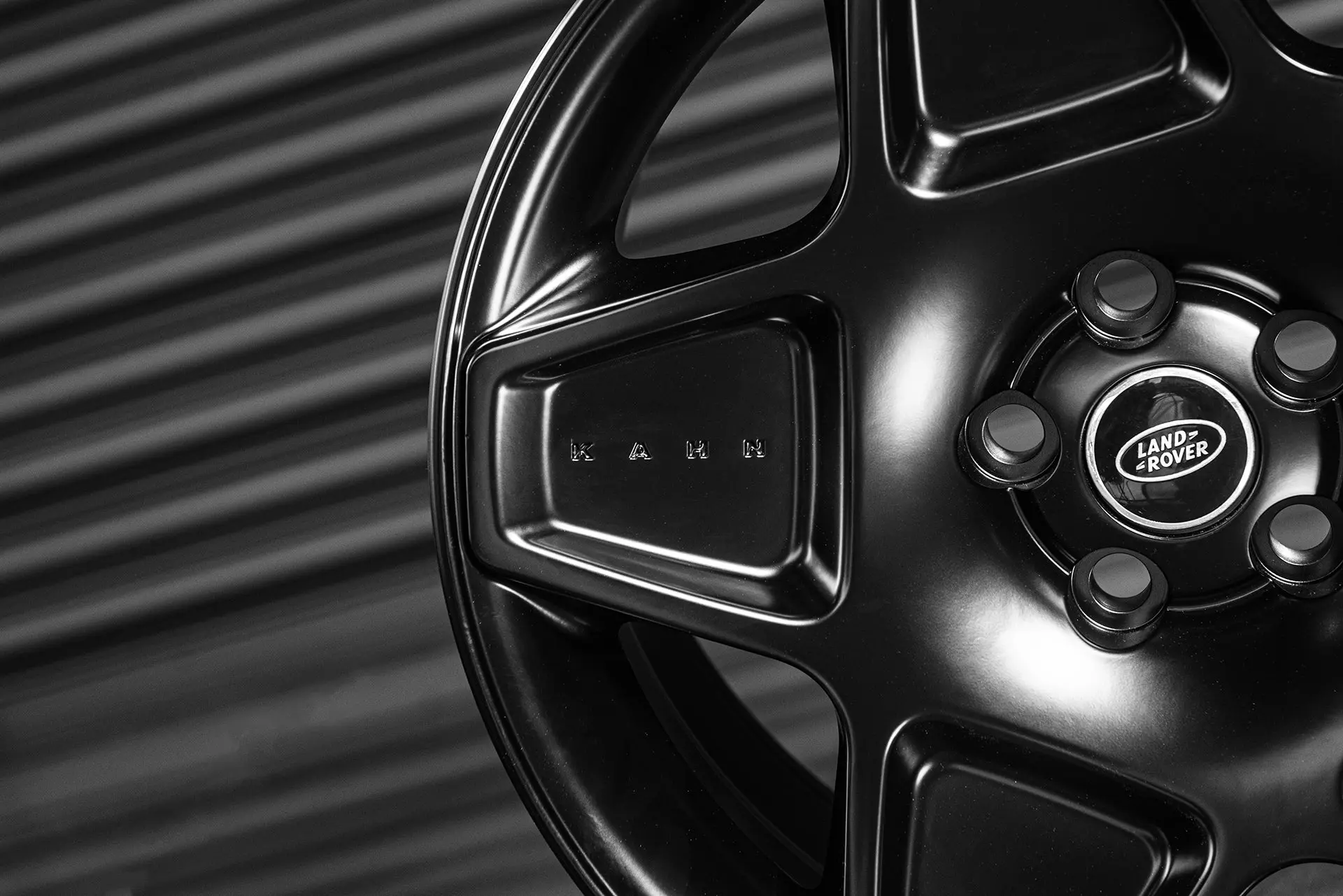 Land Rover Defender (2020 Onwards) RS-Forged Alloy Wheels - Mondial Retro Light - Image 14