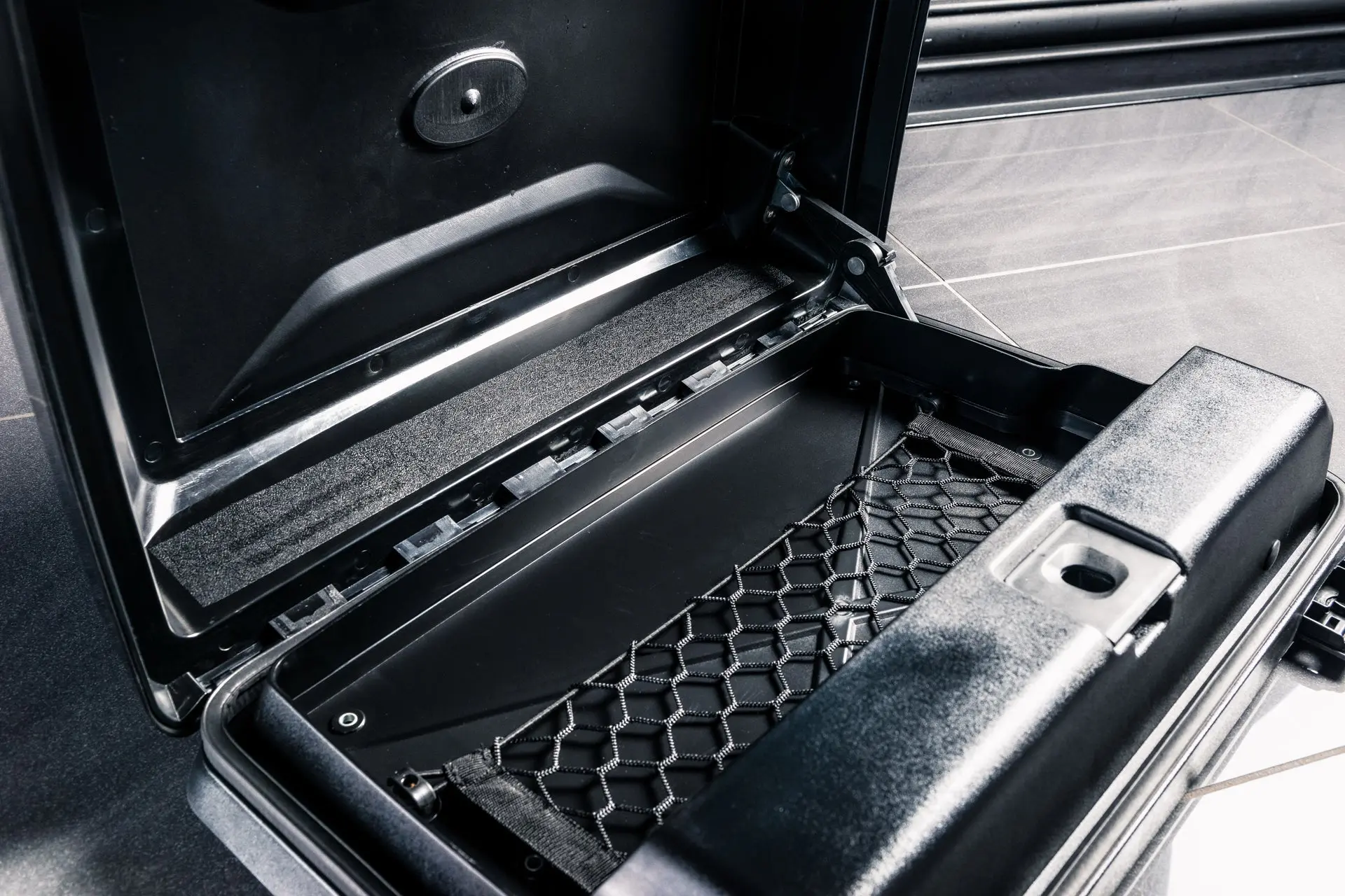 Side-mounted Storage Box for Land Rover Defender (2020 Onwards) - Image 11