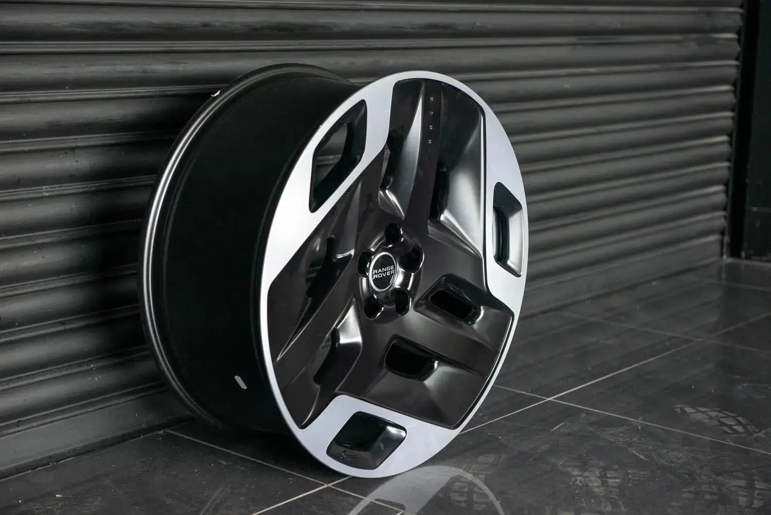 Land Rover Defender (2020 Onwards) Forged Alloy Wheels - Type 33 - Image 4