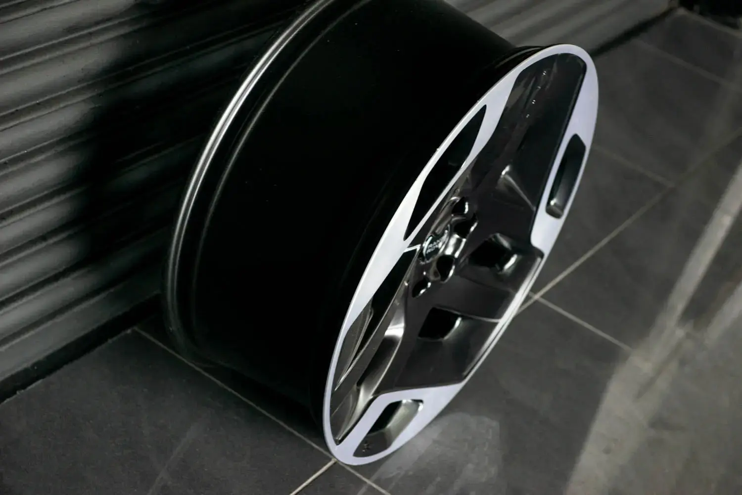 Land Rover Defender (2020 Onwards) Forged Alloy Wheels - Type 33 - Image 9
