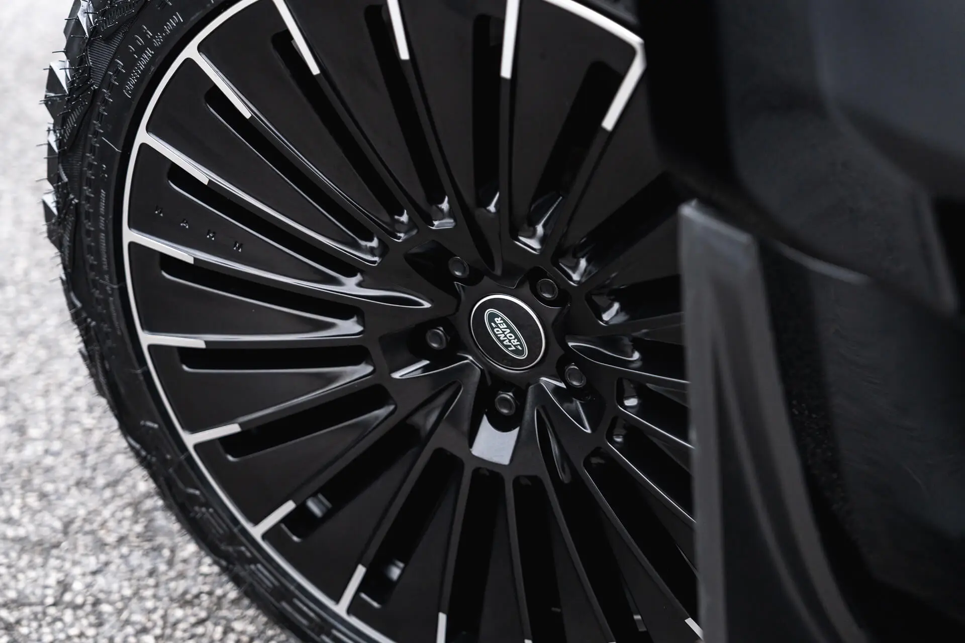 Land Rover Defender (2020 Onwards) RS-Forged Alloy Wheels - Type 63 Turbine - Image 23