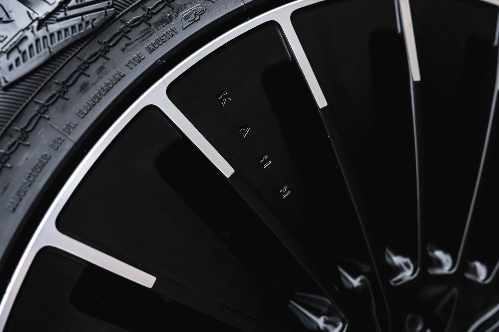 Land Rover Defender (2020 Onwards) RS-Forged Alloy Wheels - Type 63 Turbine - Image 36