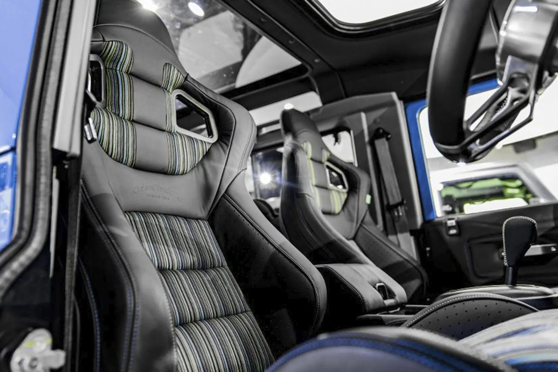 Land Rover Defender 90 Stripe Pattern Leather Interior - Image 6