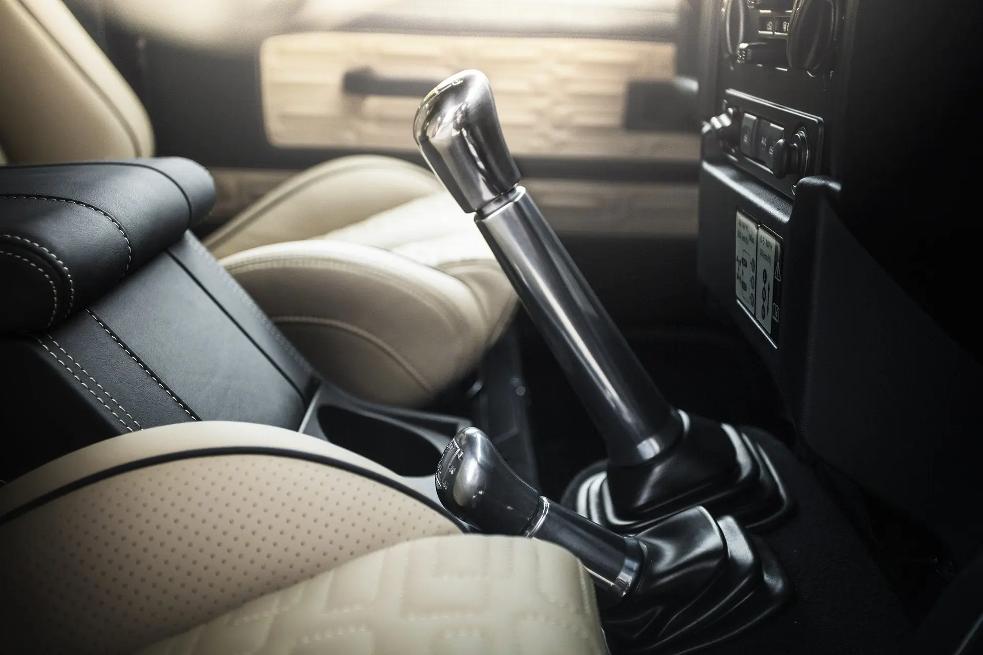 Land Rover Defender 90 Interlock Pattern Leather Interior - Image 6