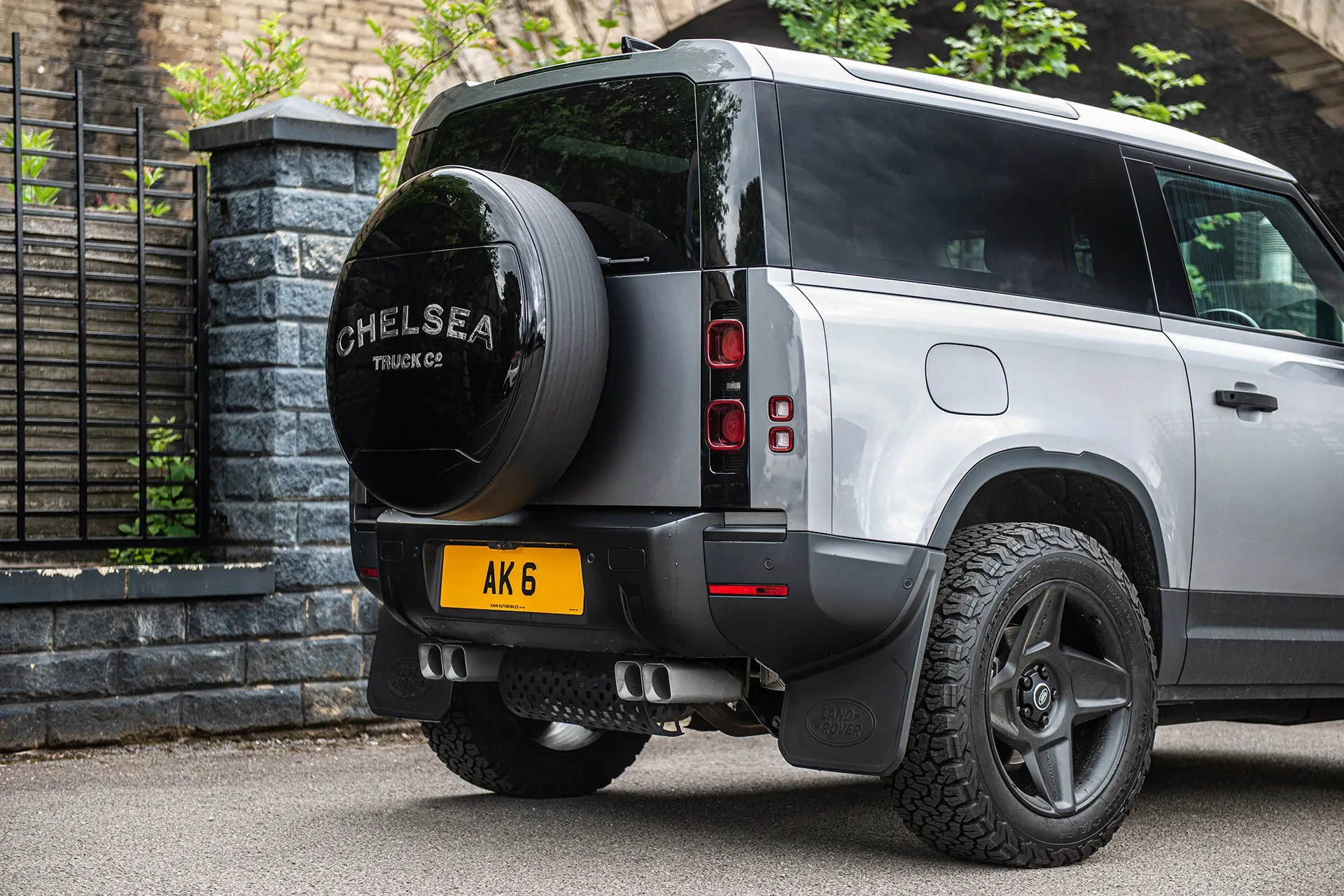 Quad Exhaust System for Land Rover Defender 90 2.0 Petrol (2020 Onwards) - Image 3