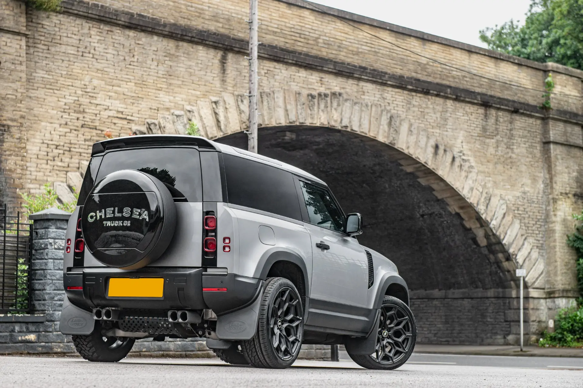Quad Exhaust System for Land Rover Defender 90 2.0 Petrol (2020 Onwards) - Image 7