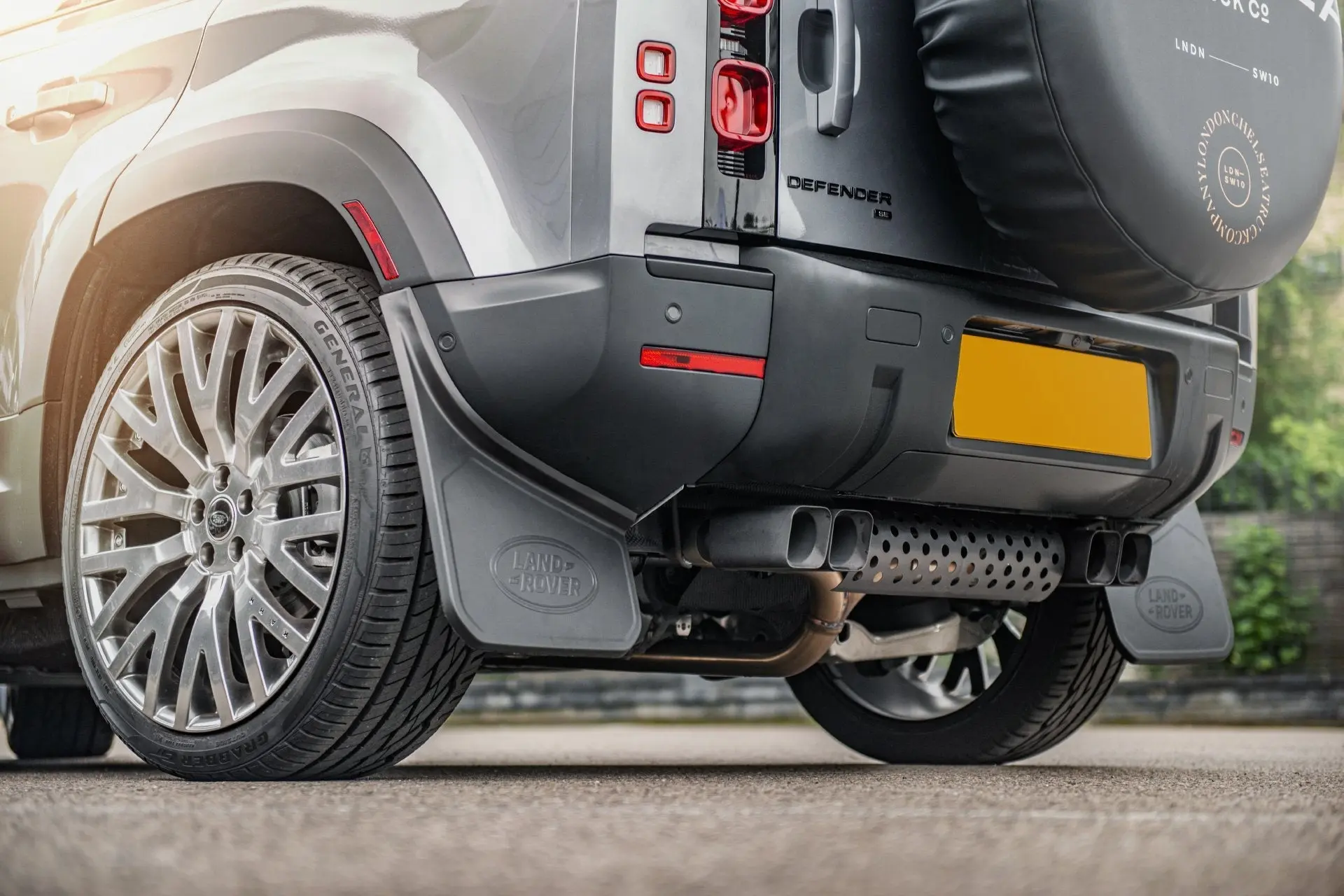 Quad Exhaust System for Land Rover Defender 90 P400 3.0 Petrol (2020 Onwards) - Image 4