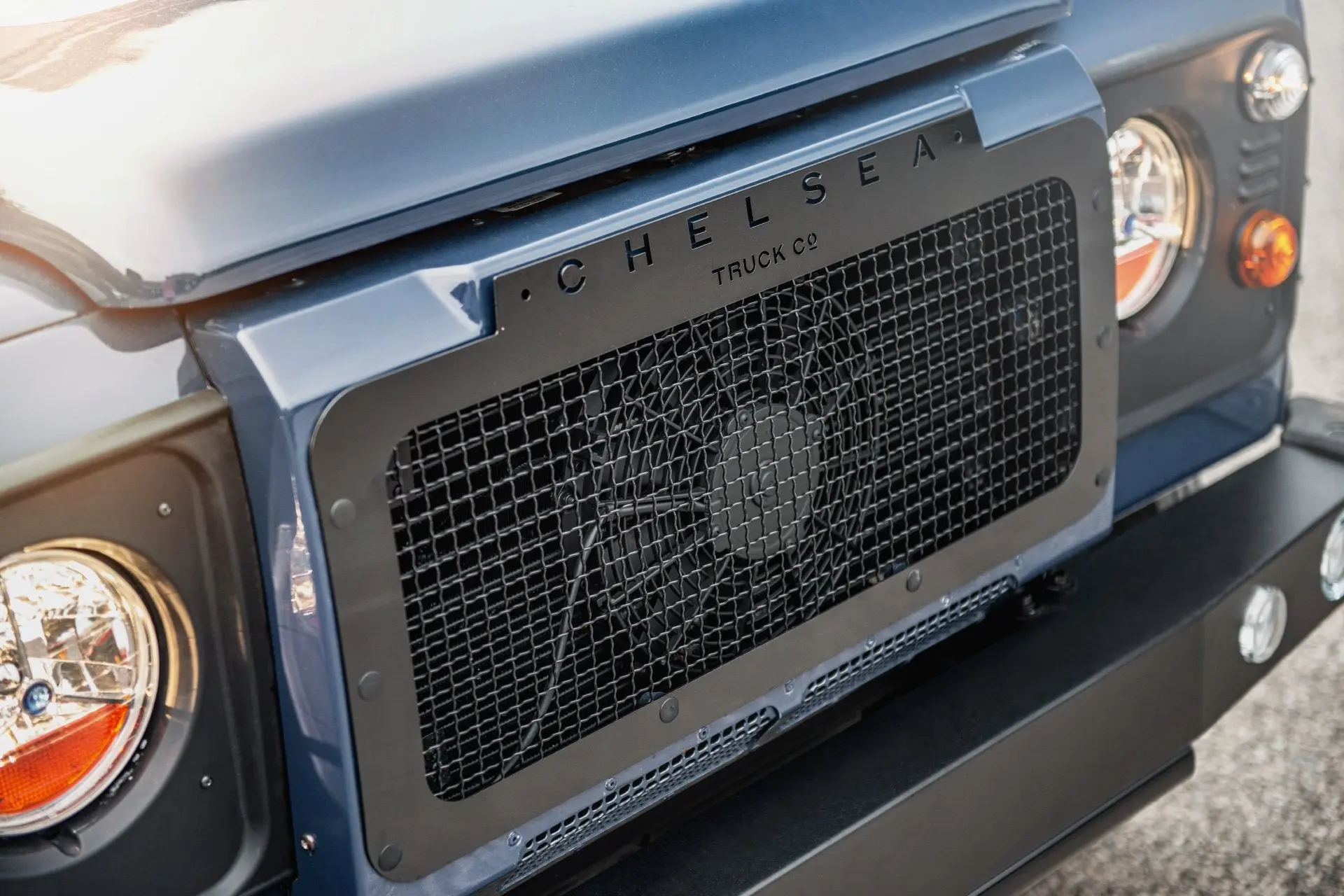 Land Rover Defender (1991–2016) 'Chelsea' Front Grille with Stainless Steel Mesh - Image 10