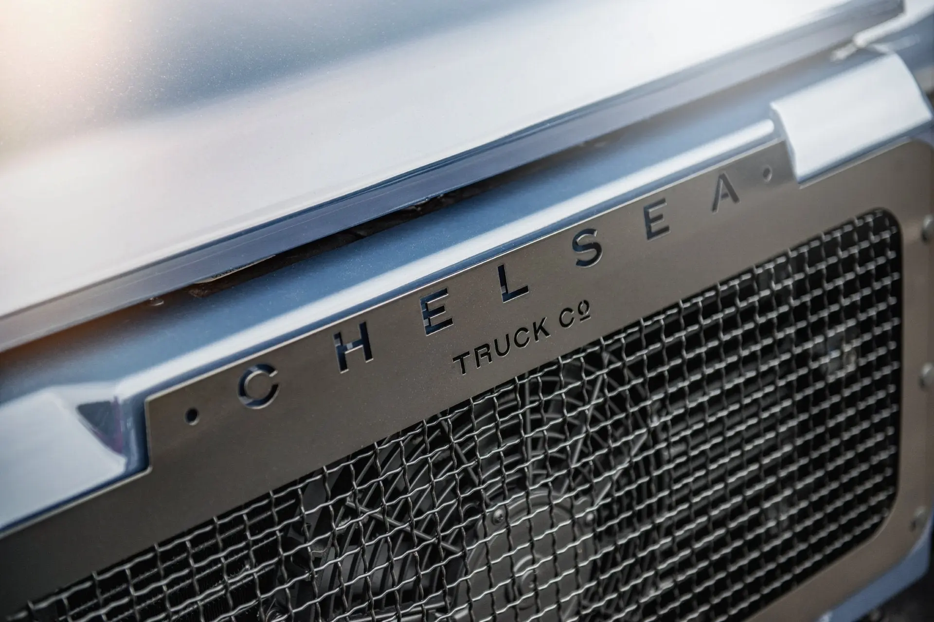 Land Rover Defender (1991–2016) 'Chelsea' Front Grille with Stainless Steel Mesh - Image 11