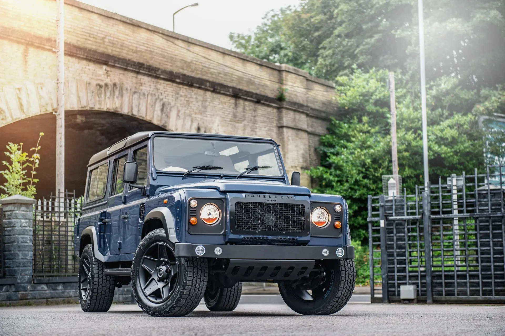 Land Rover Defender (1991–2016) 'Chelsea' Front Grille with Stainless Steel Mesh - Image 5