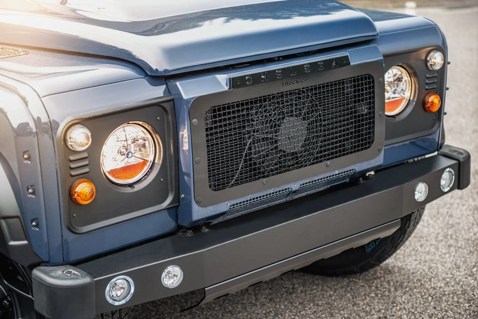 Land Rover Defender (1991–2016) 'Chelsea' Front Grille with Stainless Steel Mesh - Image 7