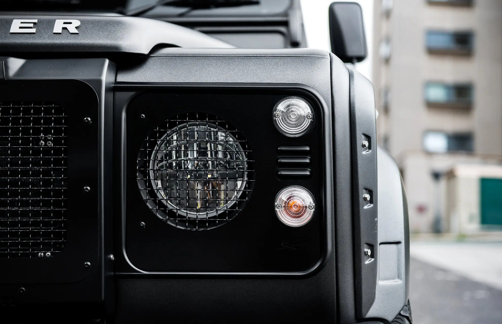 LAND ROVER DEFENDER (1991-2016) HEADLIGHT COVERS WITH MESH - Image 7
