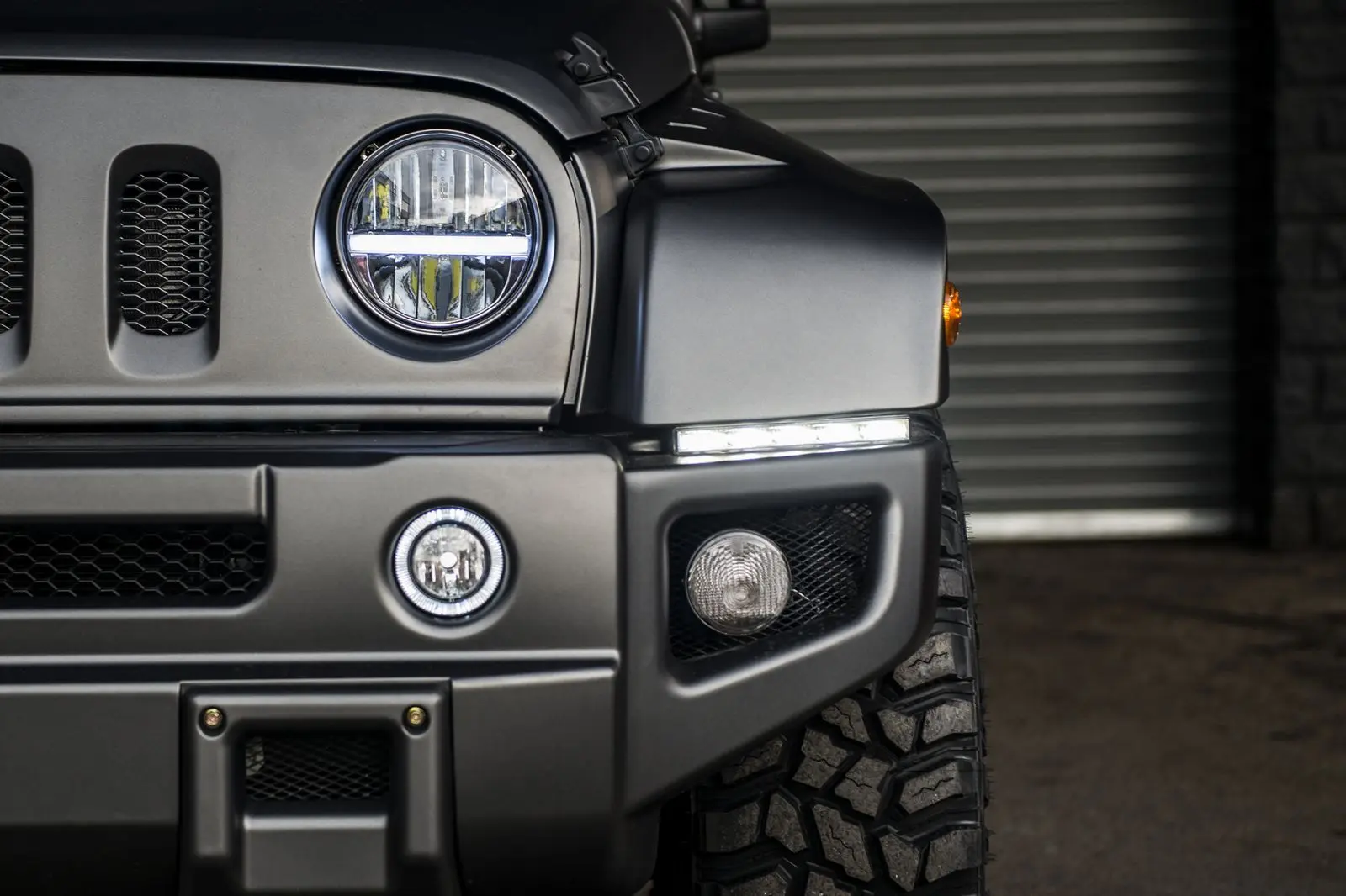 Land Rover Defender (1991-2016) LED Headlights with Central DRLs - Image 6