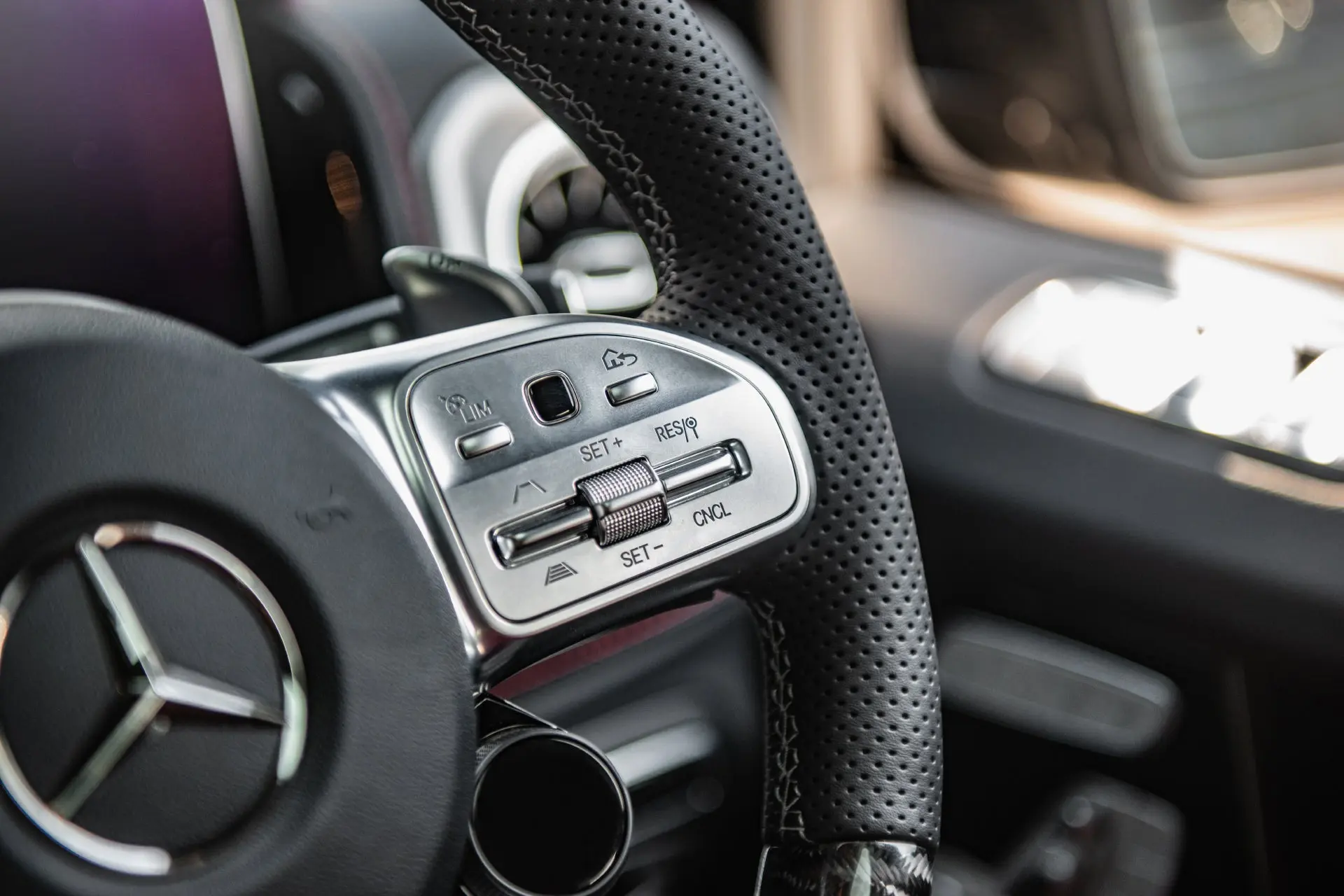 Mercedes G-Wagon G63 AMG Carbon Steering Wheel (2020 Onwards) - Image 8