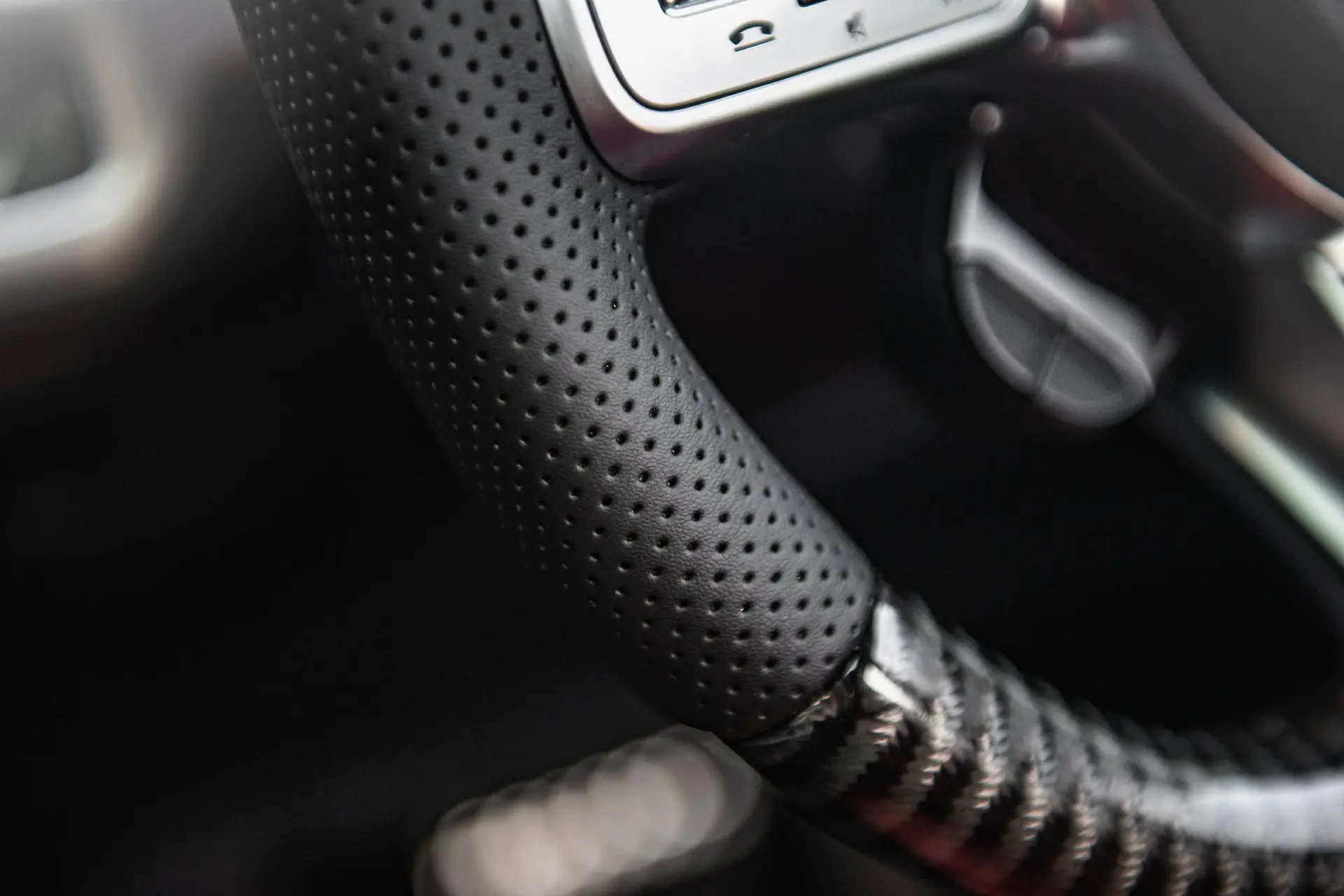 Mercedes G-Wagon G63 AMG Carbon Steering Wheel (2020 Onwards) - Image 9